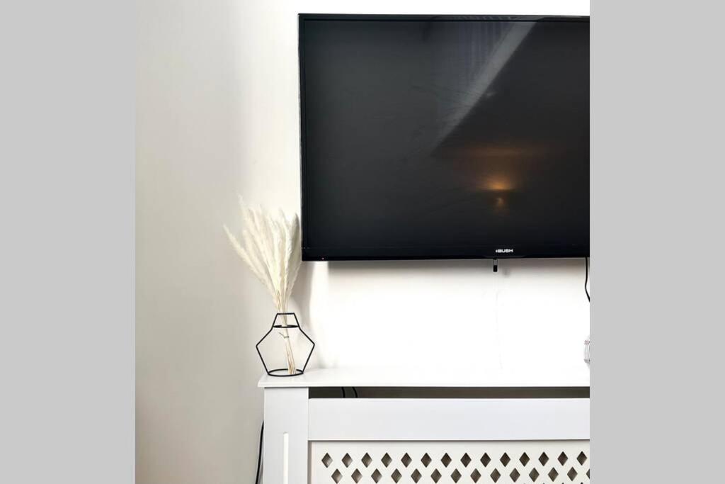 County House - THE WHITE APARTMENT view 3
