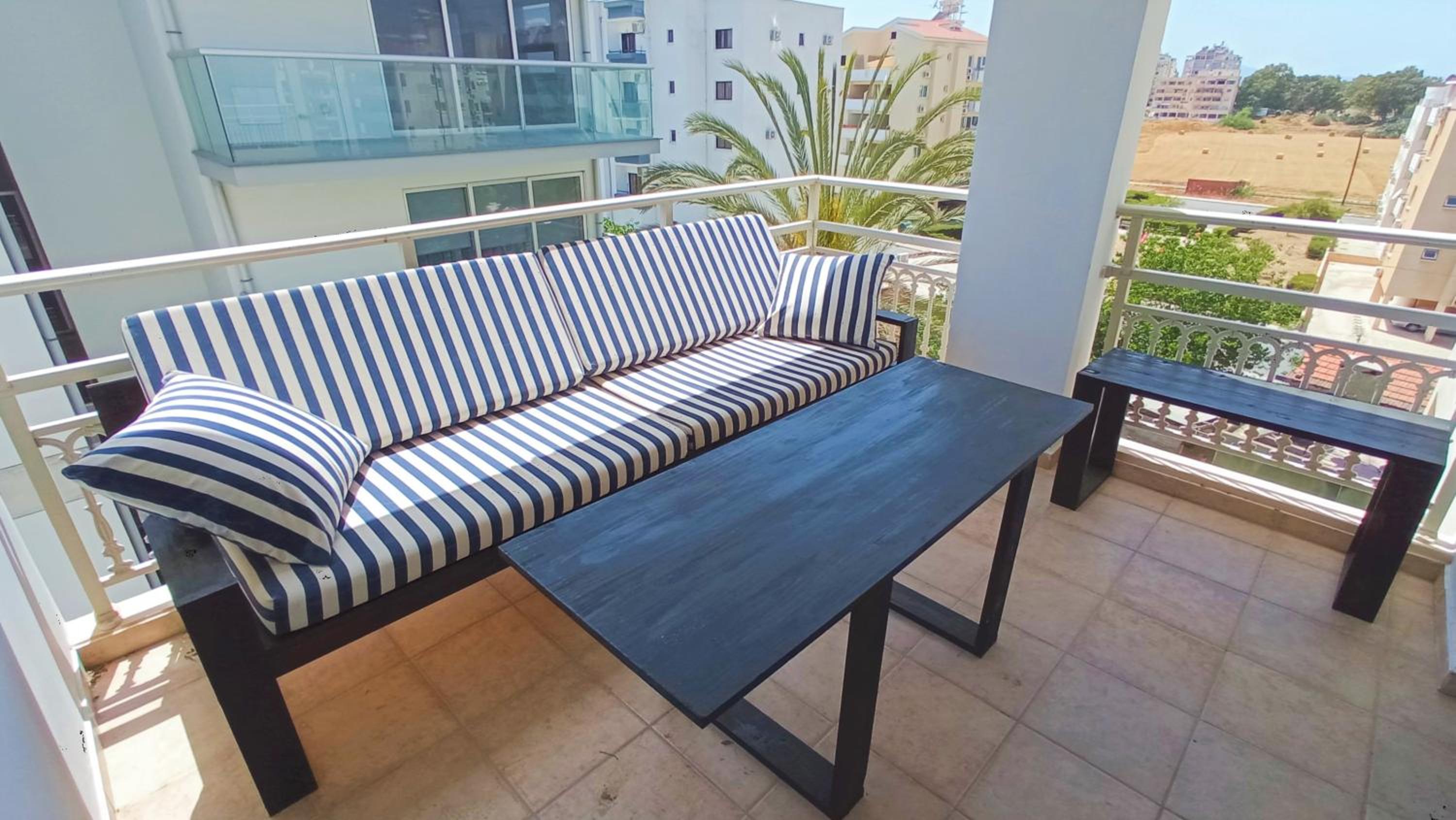 Luxury private rooms -SEA VIEW, GYM- 5 Min from beach! - private room in shared apartment view 2