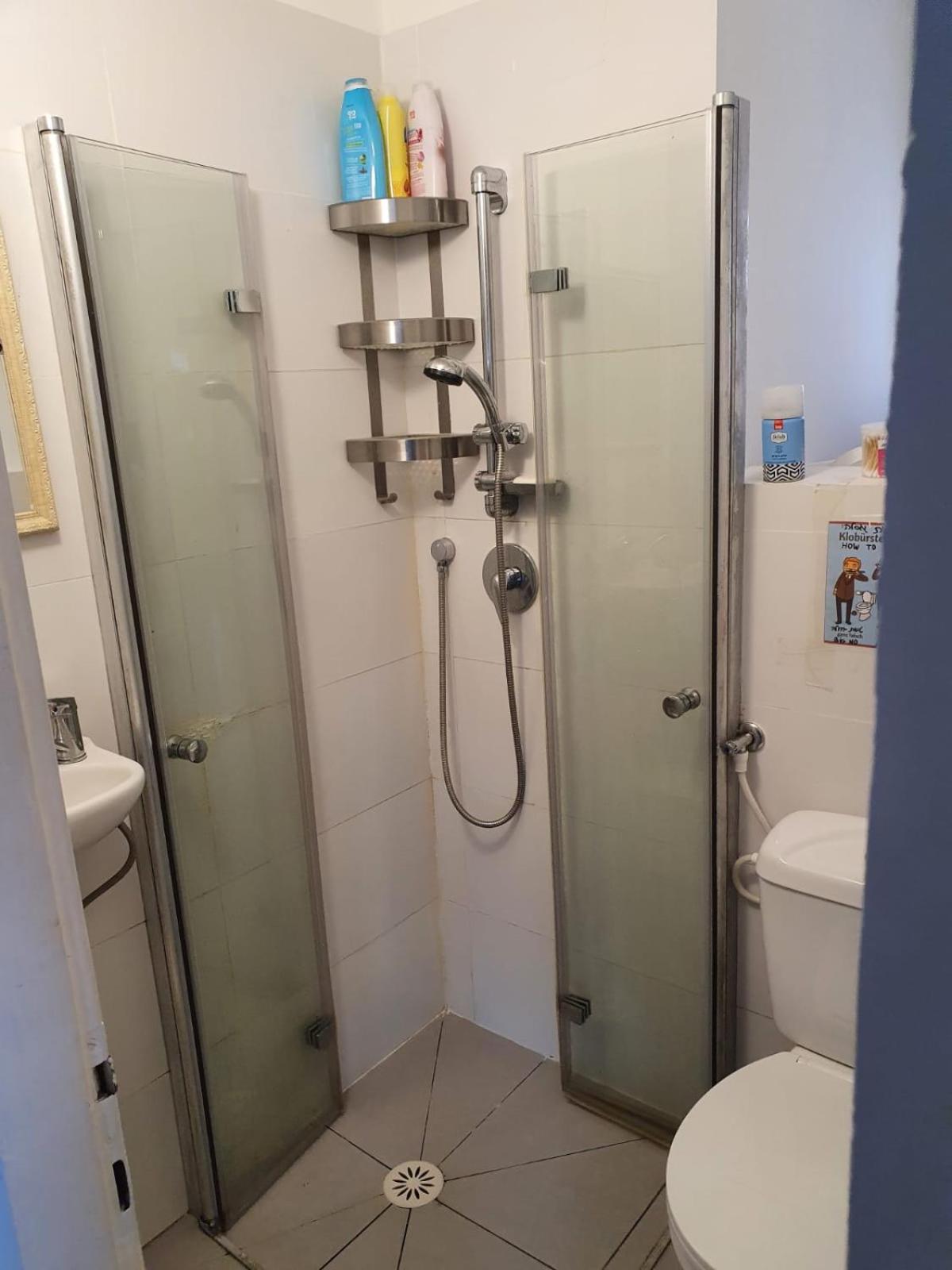 Hostel BU93