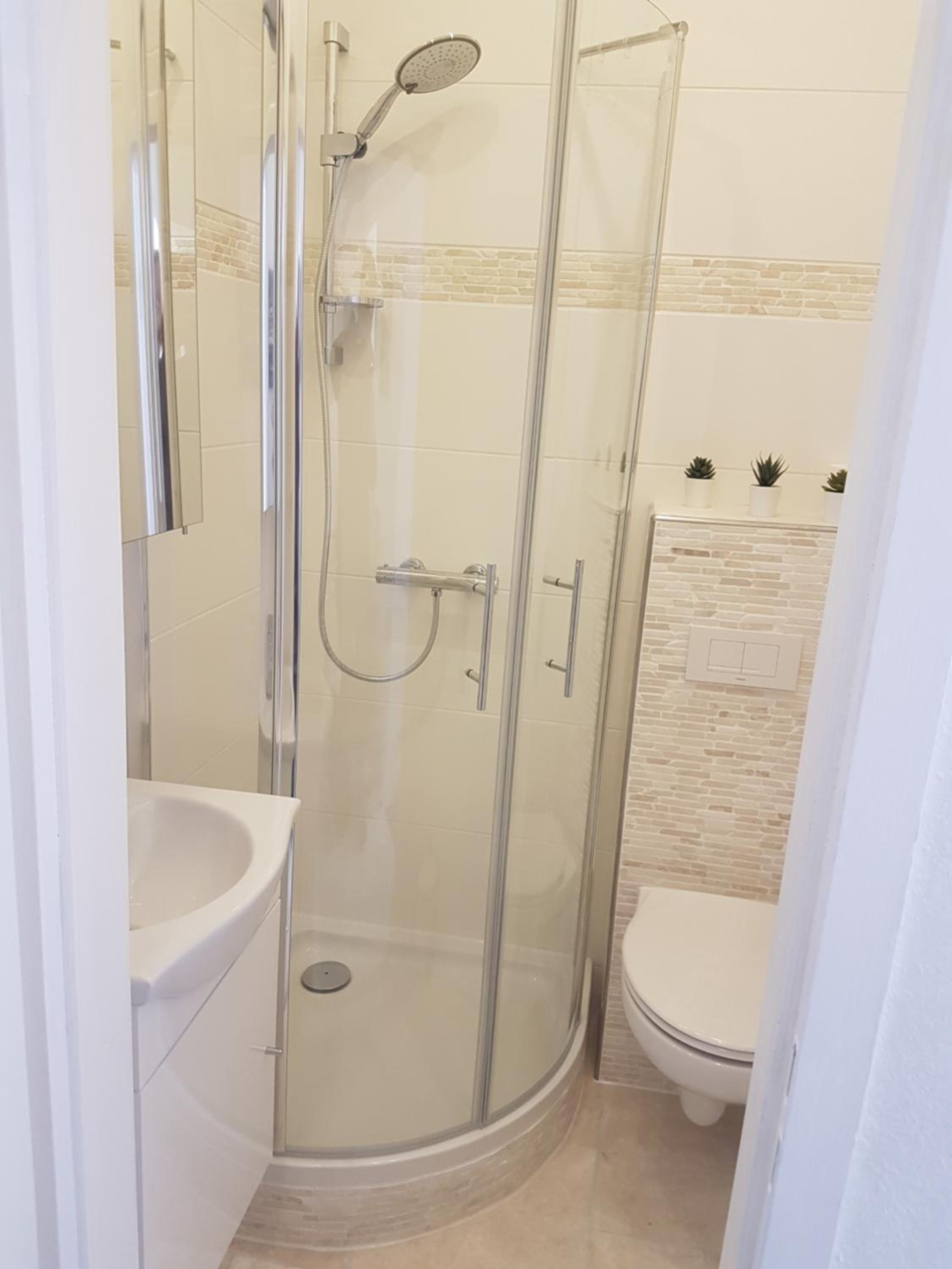 Baltic Oak Line en Kiel — bathroom