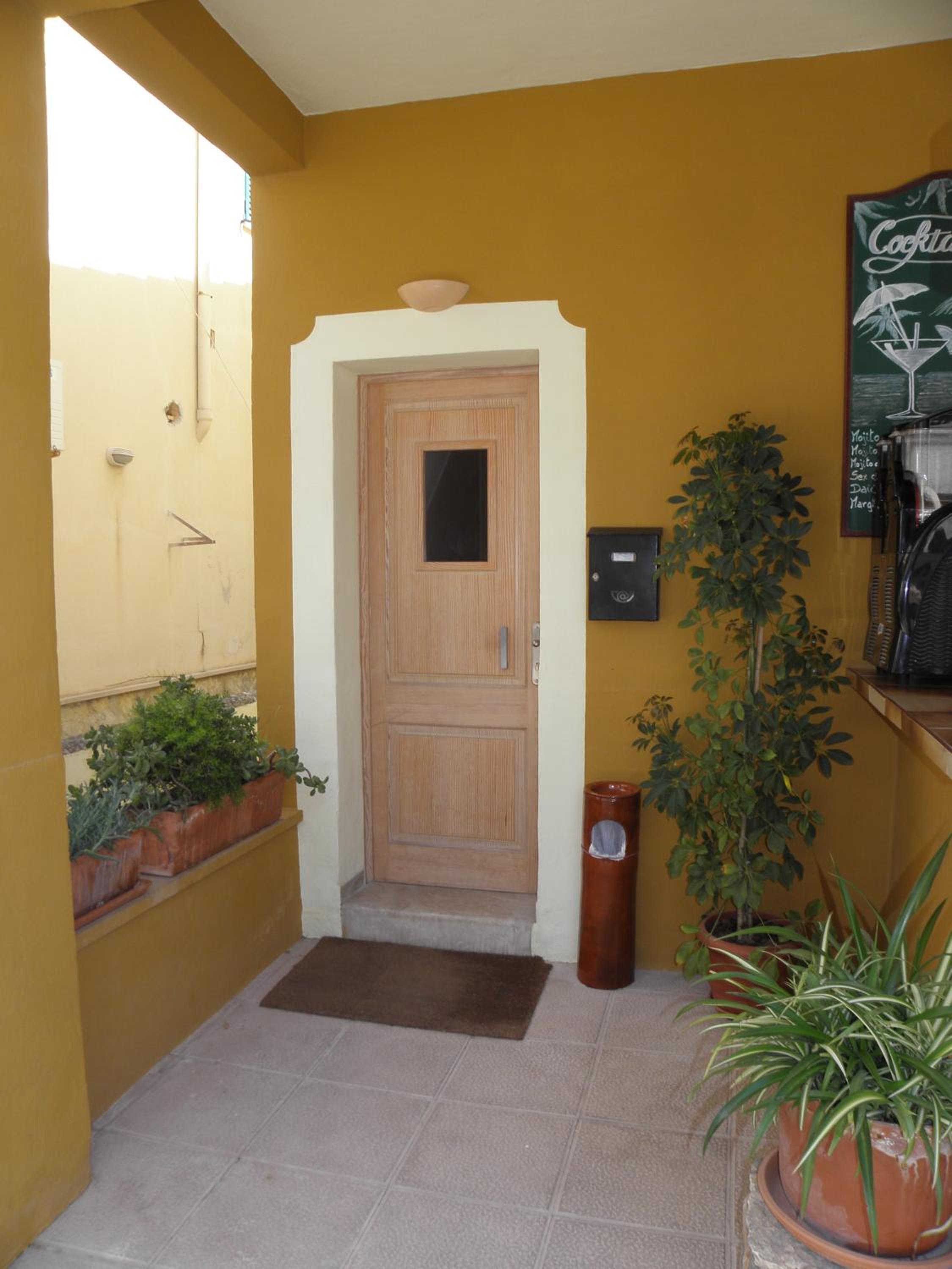 Hostal Doris - Adults Only view 5