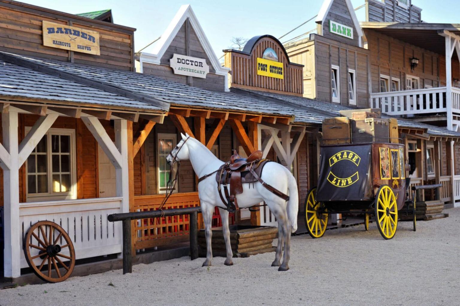 El Paso City, Zlatibor - Unique Wooden Cottages, Treehouse, Wild West Rooms, accommodation 1-6 people view 4