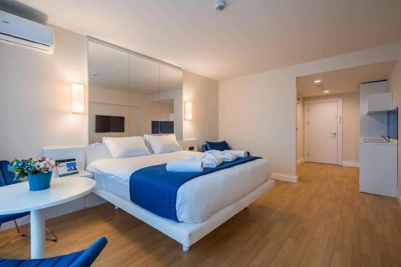 Orbi City- Rooms with wonderful Sea view- High floor view 4