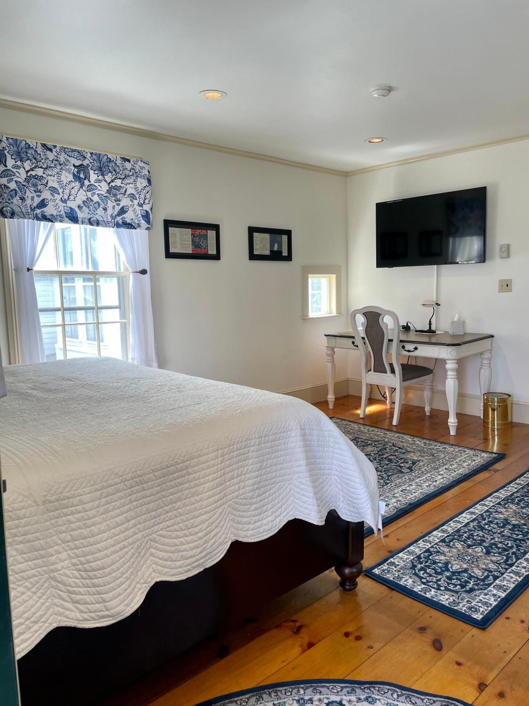 Clark Currier Inn