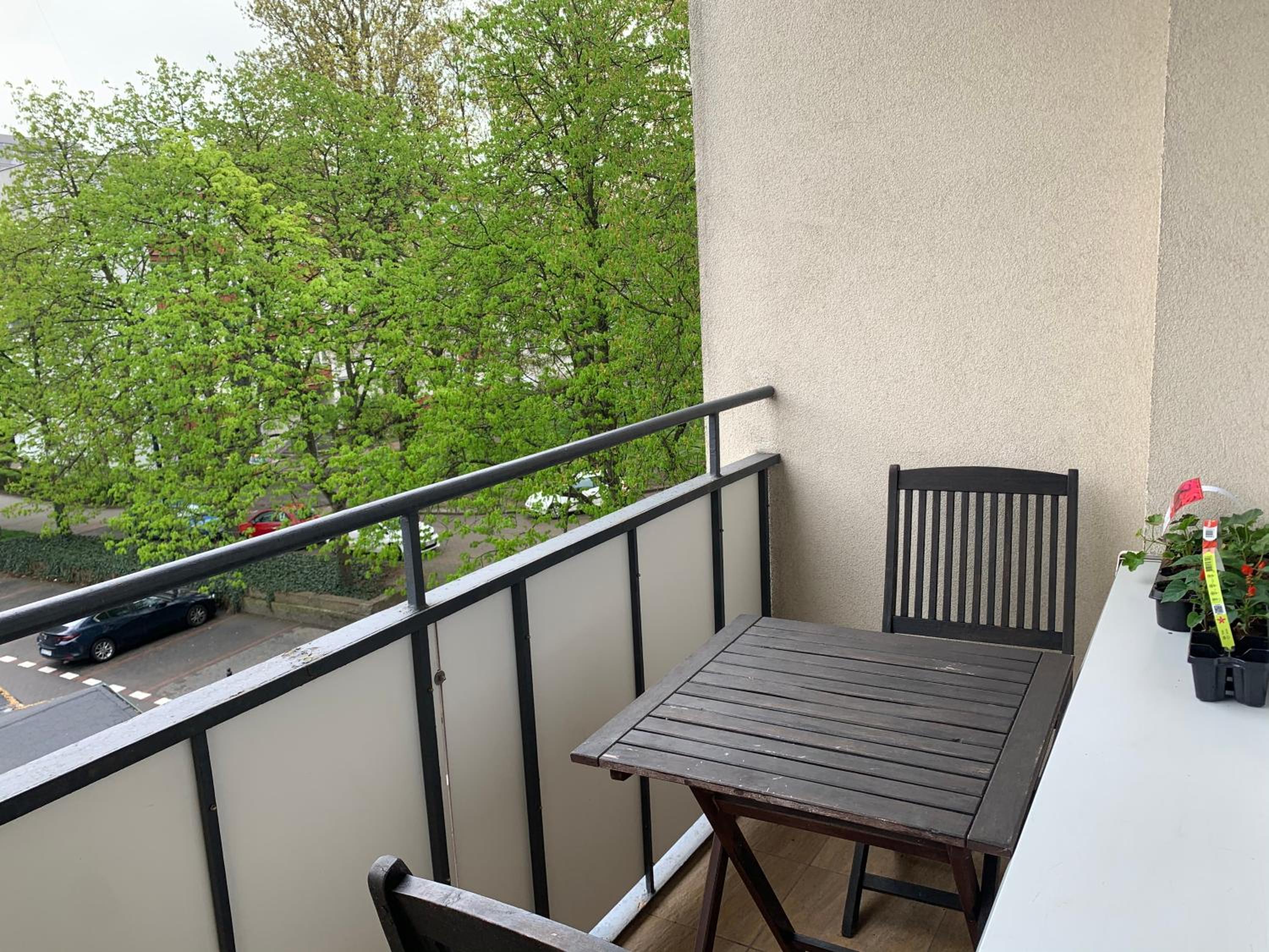 Perfect location two bedrooms with balkony