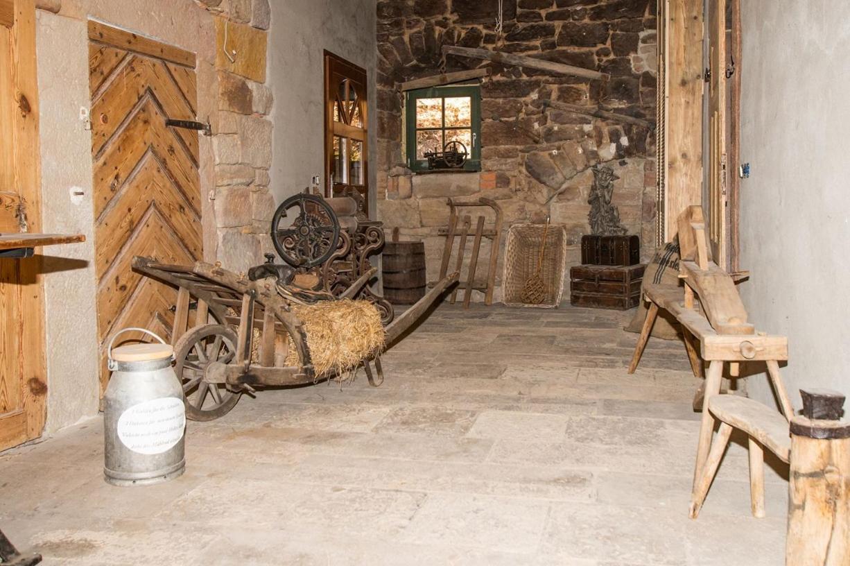 Naturhof-Papiermühle 2 Bett-Zimmer Rosenrot