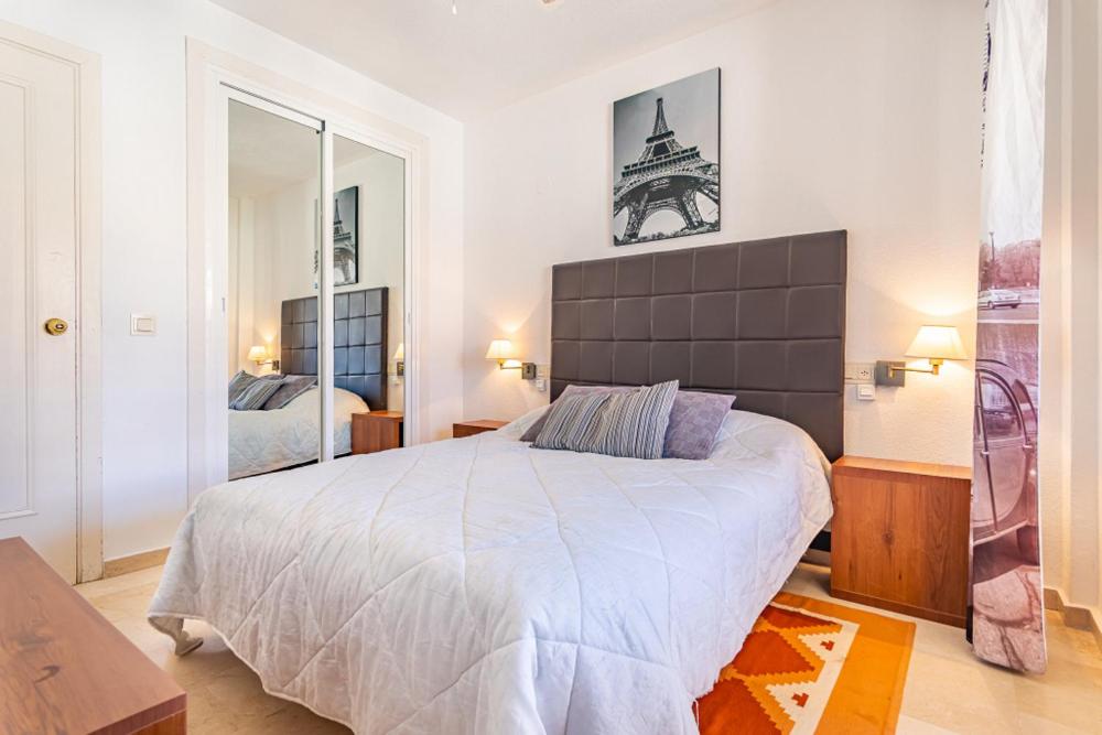 Appartement idéal pour chiller au soleil ! view 5