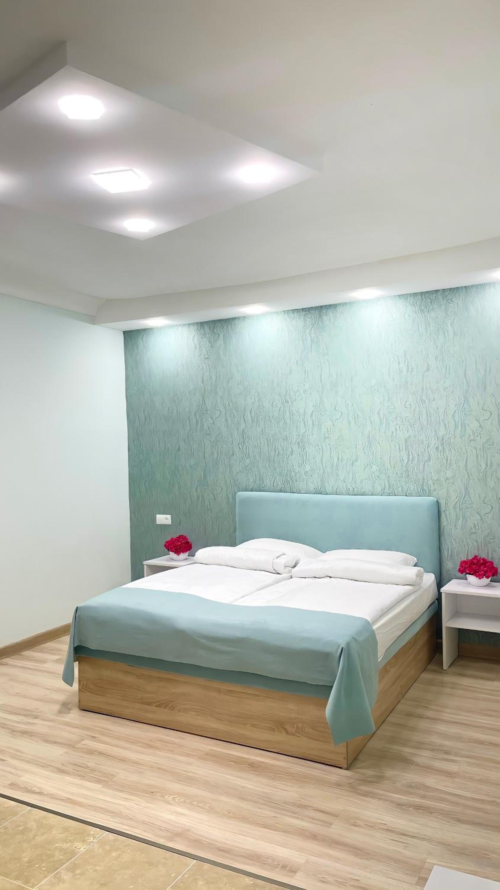 Santorini Hotel & Hostel