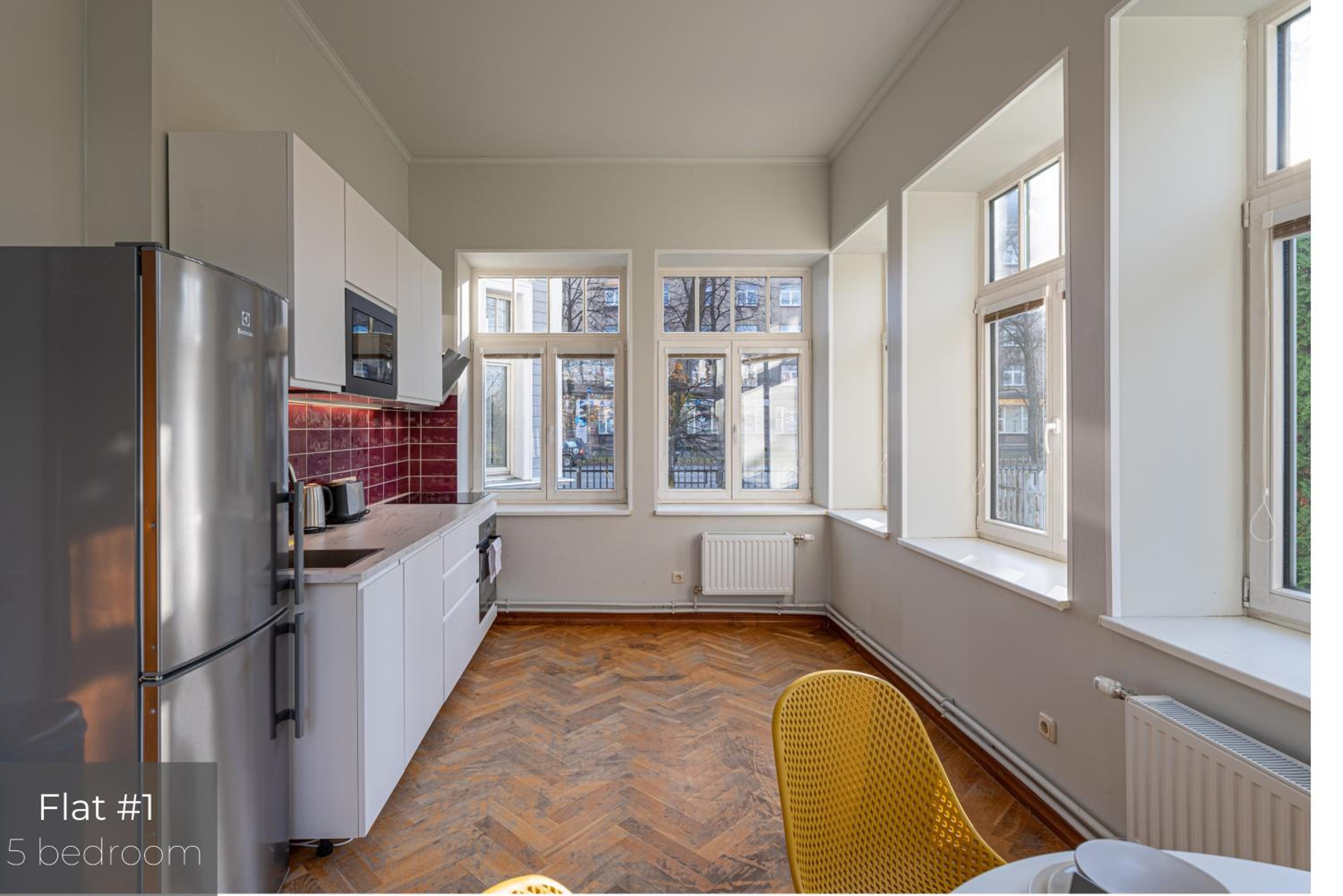 Dandelion Apartments XIXc Cottage with Free Parking view 5