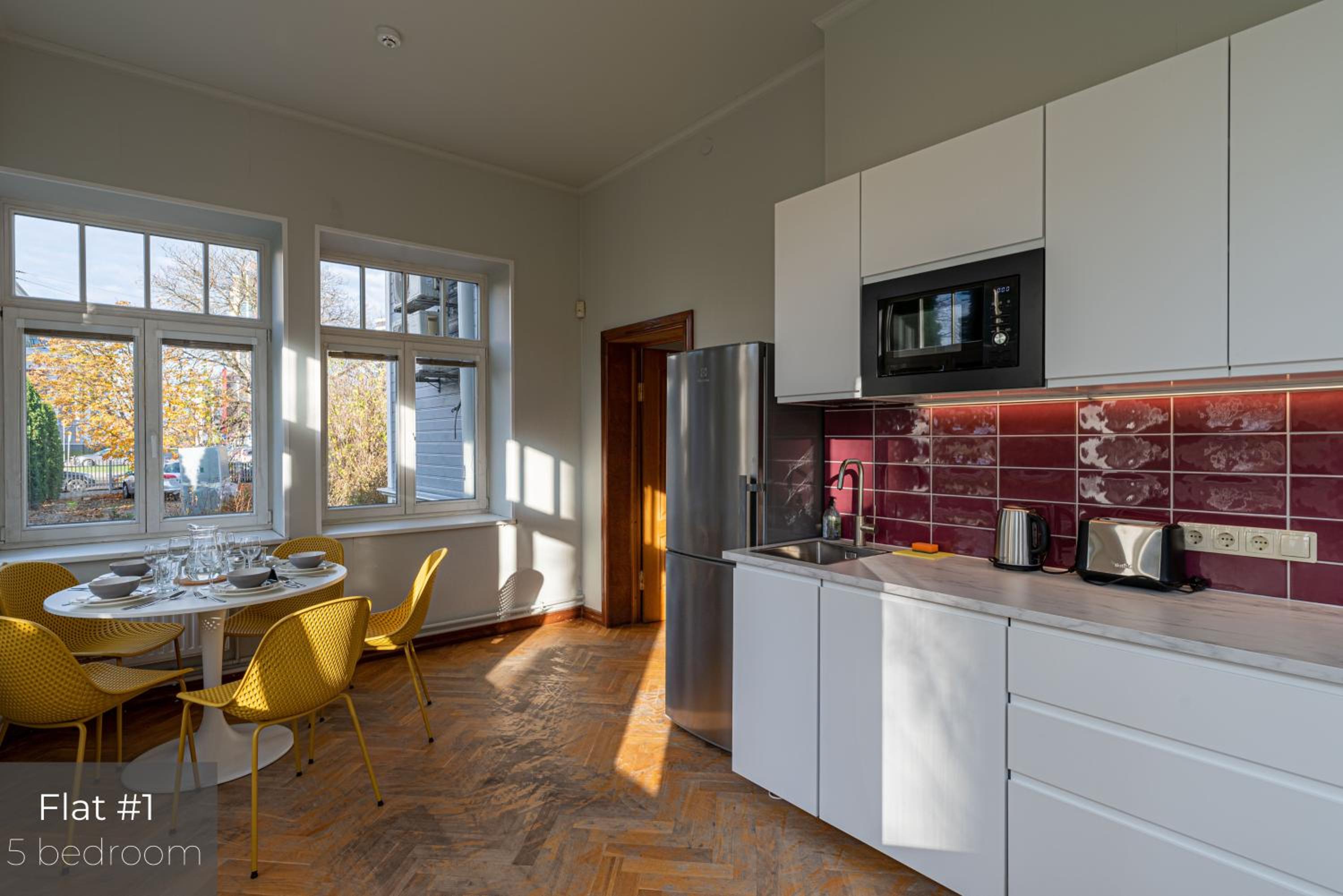 Dandelion Apartments XIXc Cottage with Free Parking view 4