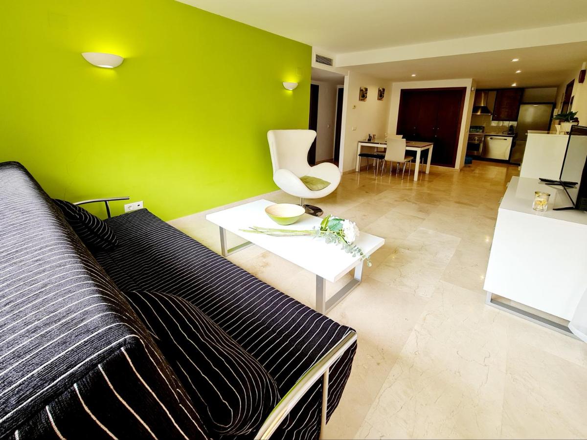 Punta Prima Modern, 100 m sea, 2 swimming-pools, aircondition, Free WI-FI photo 3