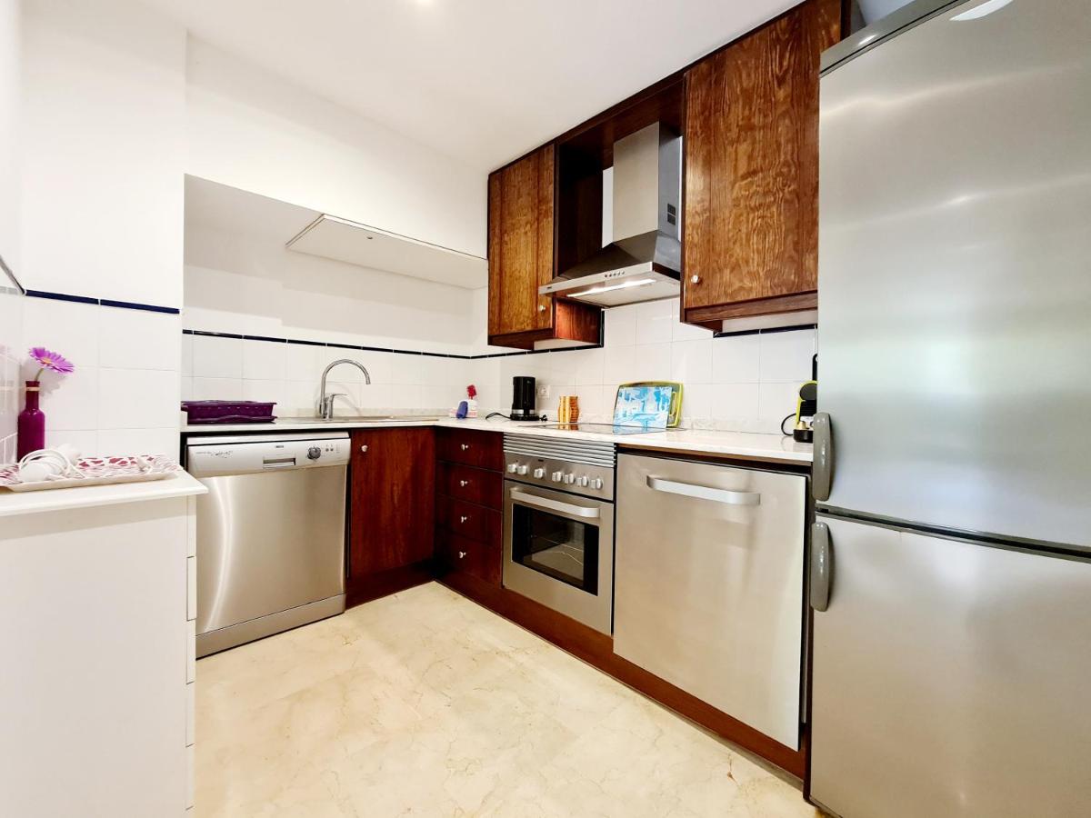 Punta Prima Modern, 100 m sea, 2 swimming-pools, aircondition, Free WI-FI photo 2
