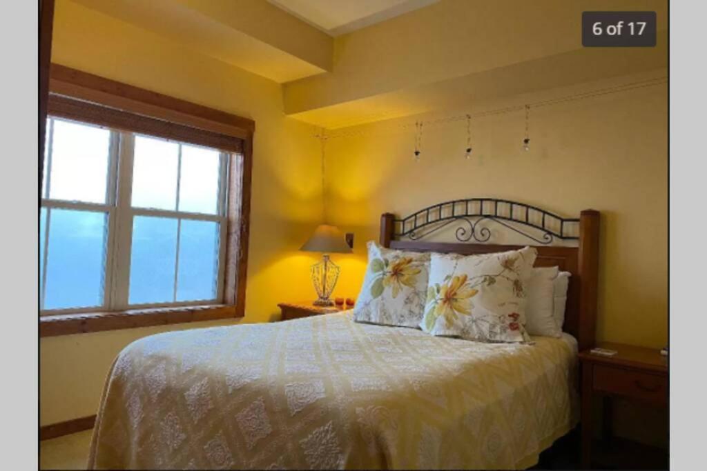 'The Treehouse' at Snowshoe - Village & Slope View view 3