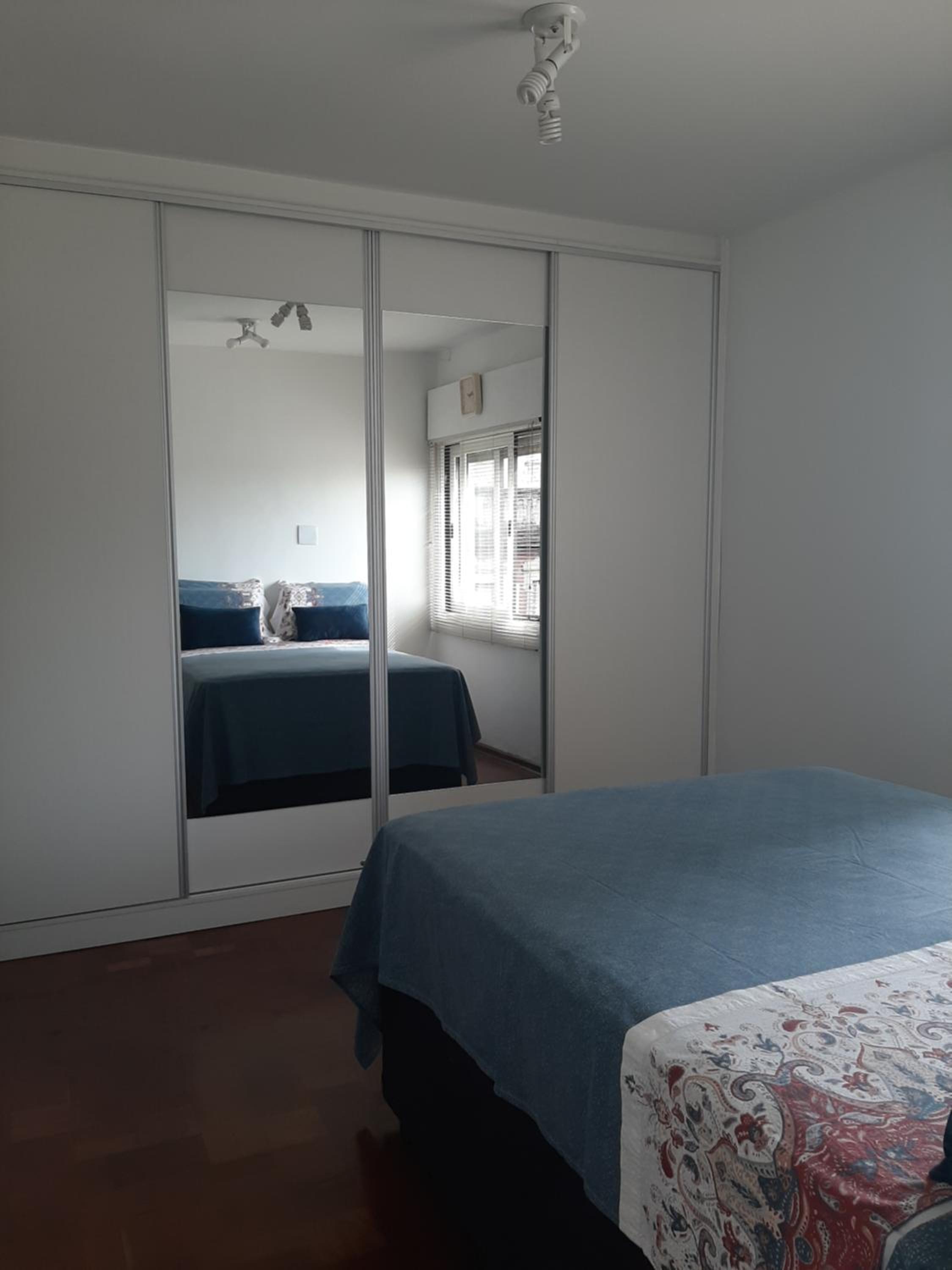 Apartamento aconchegante com estacionamento na 25 de março