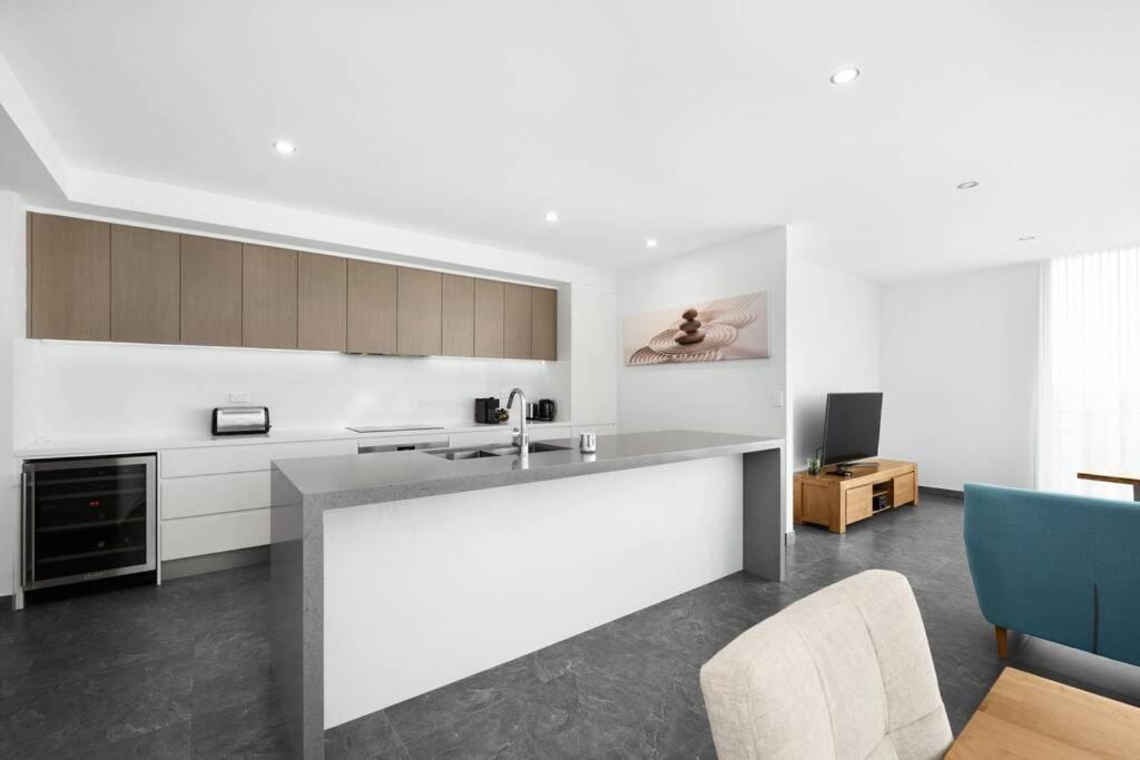 Luxury Apartment Caves Beach 4 Bed