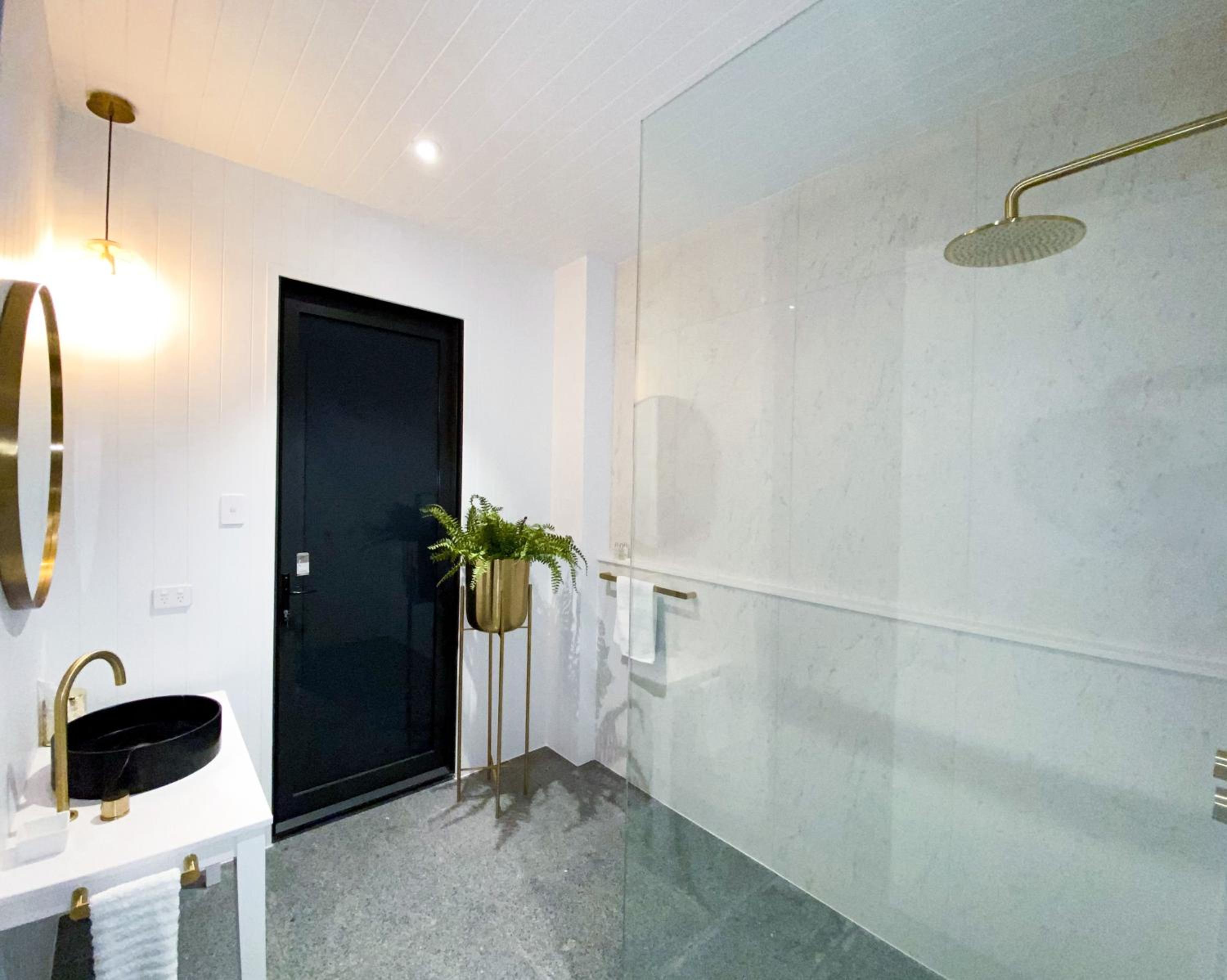 Dacha on Maggie No#1 OPULENT AND LUXURIOUS