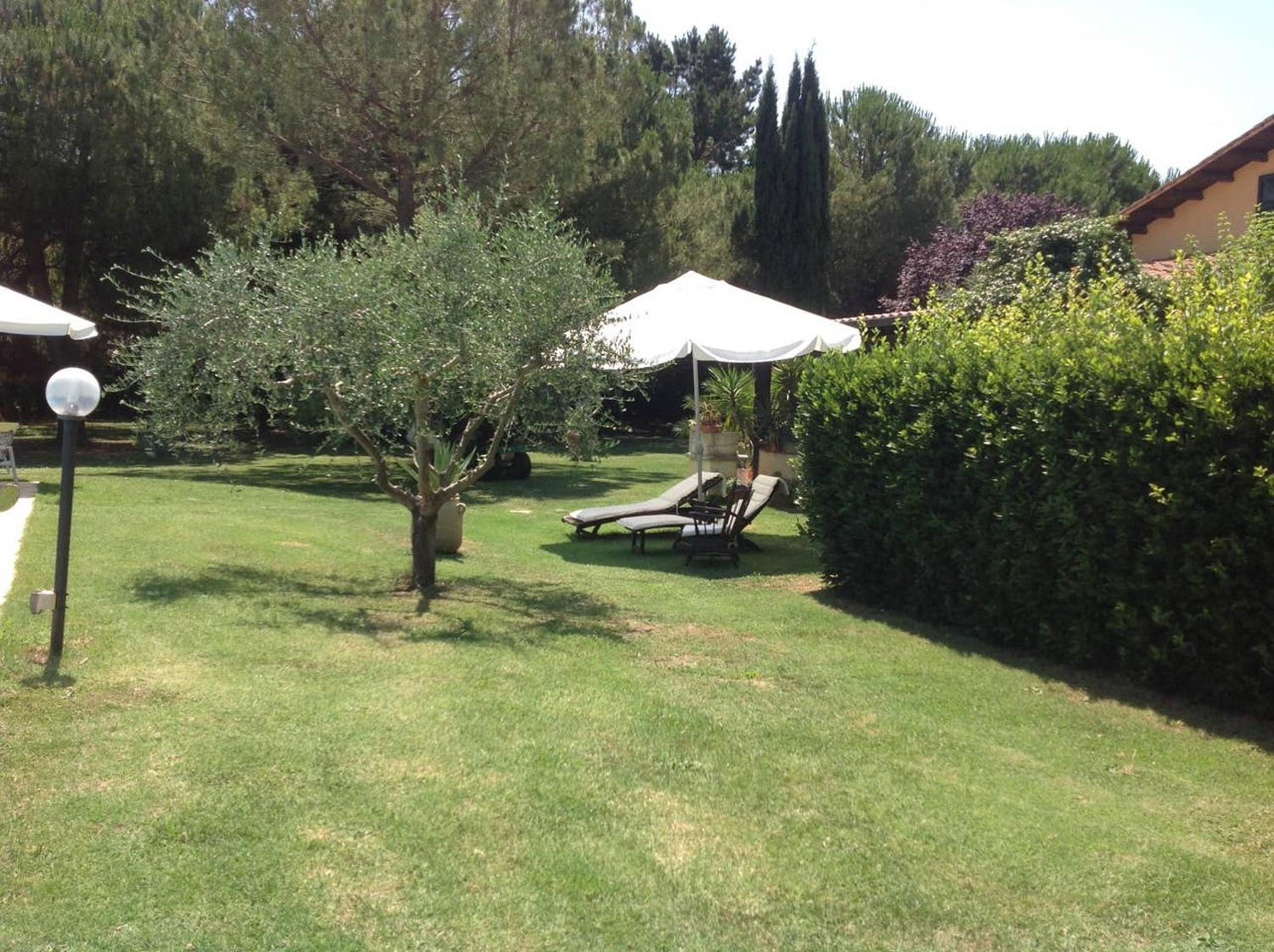 Charming Villa in Pisa with terrace and shared pool. view 5