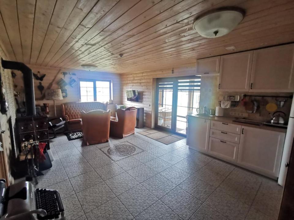Arturas Guest House