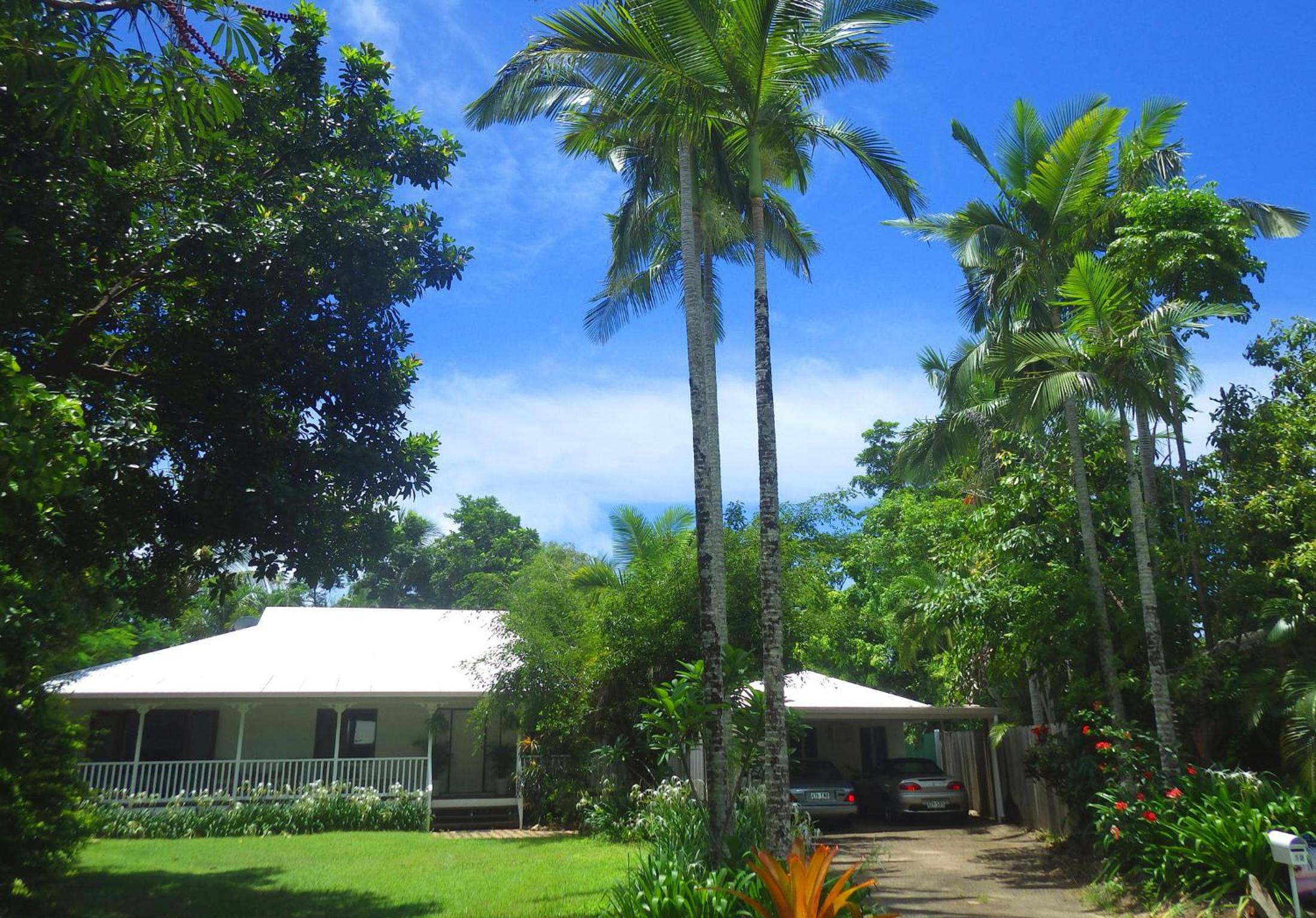 Hotel South Pacific Bed & Breakfast - Image 1