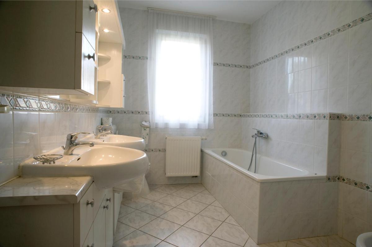 Marianna Apartmanház view 2