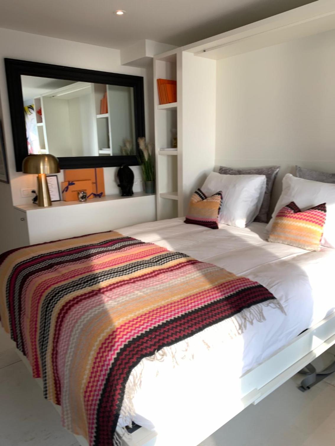 Luxe studio/suite met zeezicht en volle zon