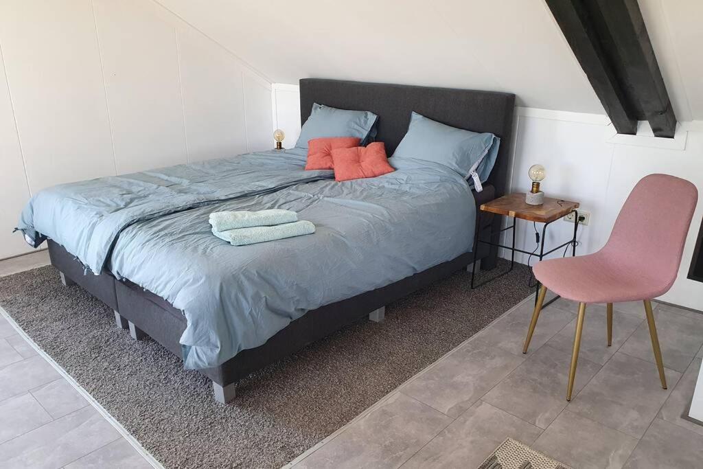Vrijstaand / landelijk appartement met uitzicht! view 2