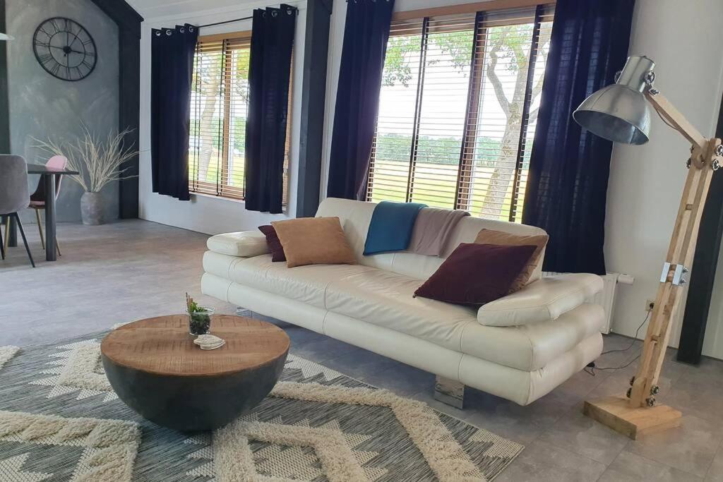 Vrijstaand / landelijk appartement met uitzicht! view 5