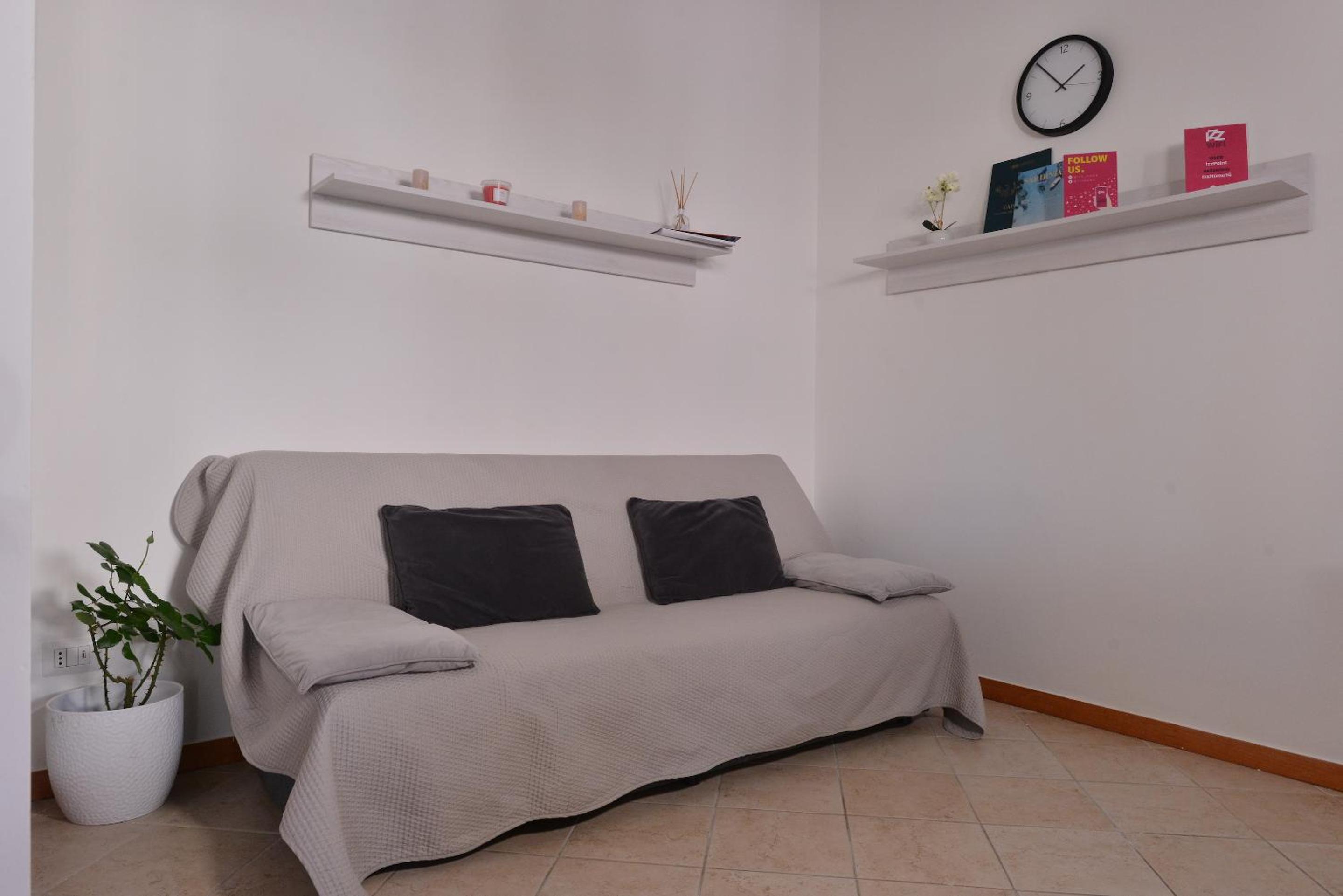 IzzHome Blue Sea view 3