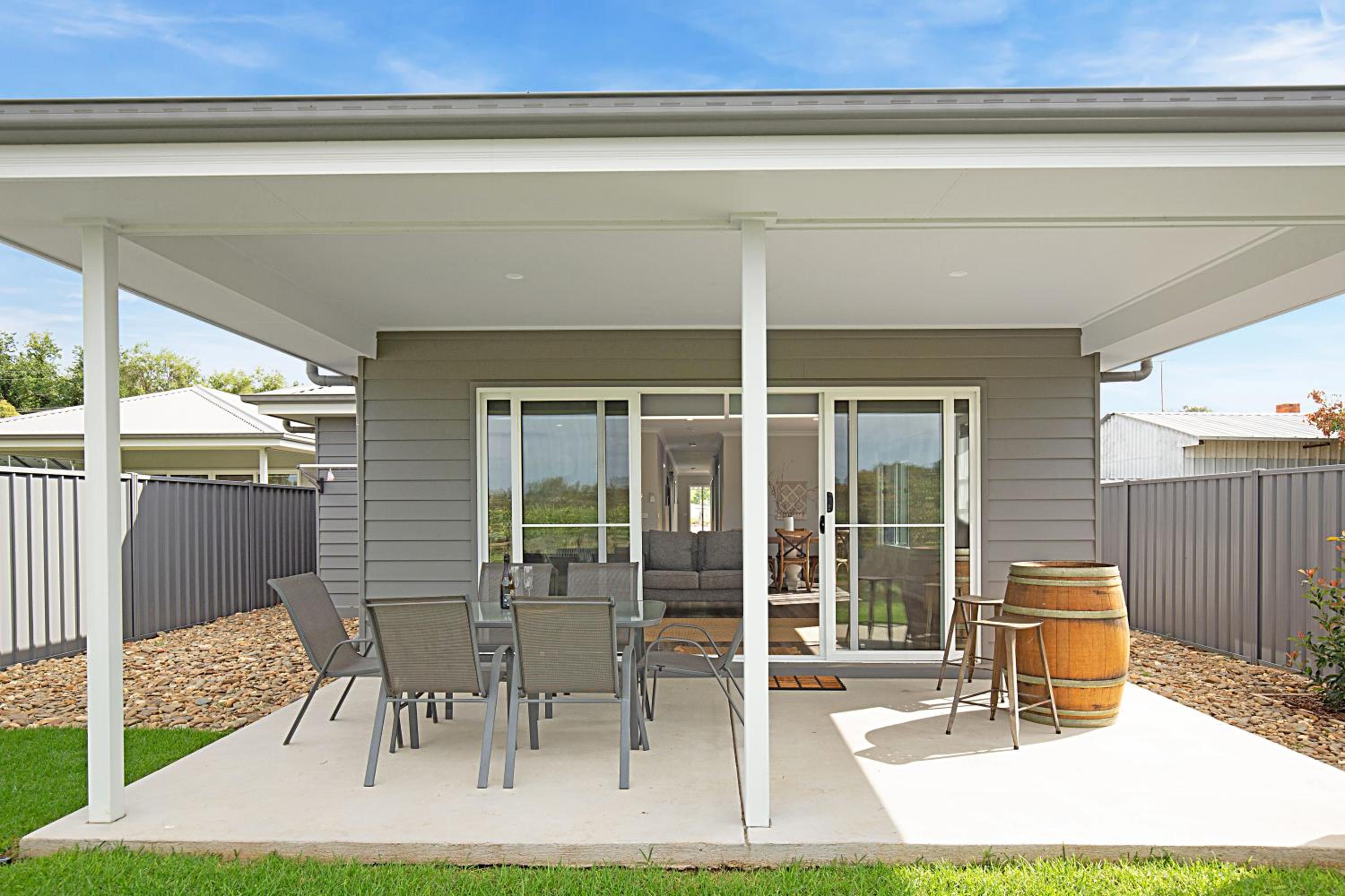 Milawa Vineyard Views - Guesthouse 1