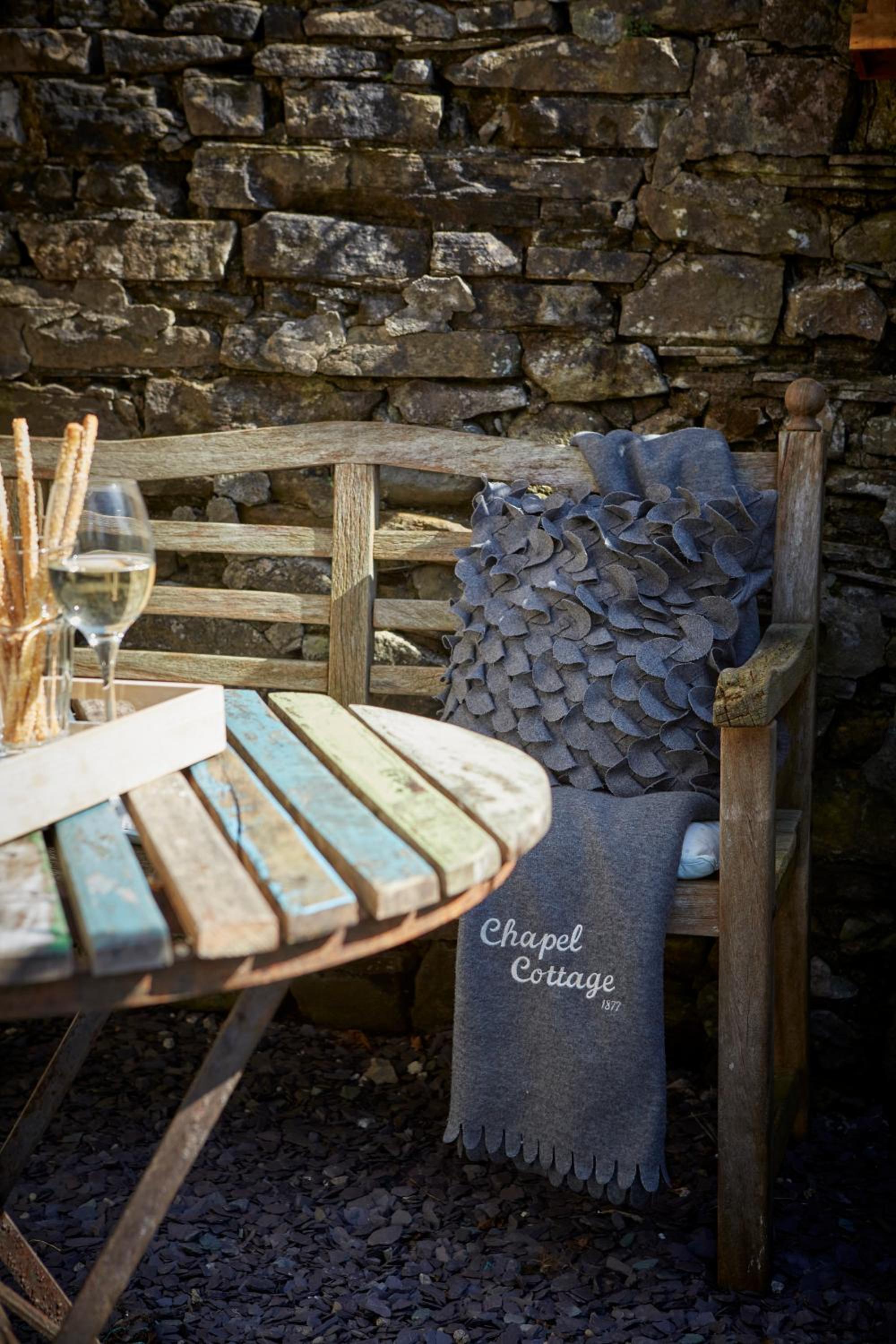 Chapel Cottage Set in a private courtyard in central location with 2 parking spaces view 5