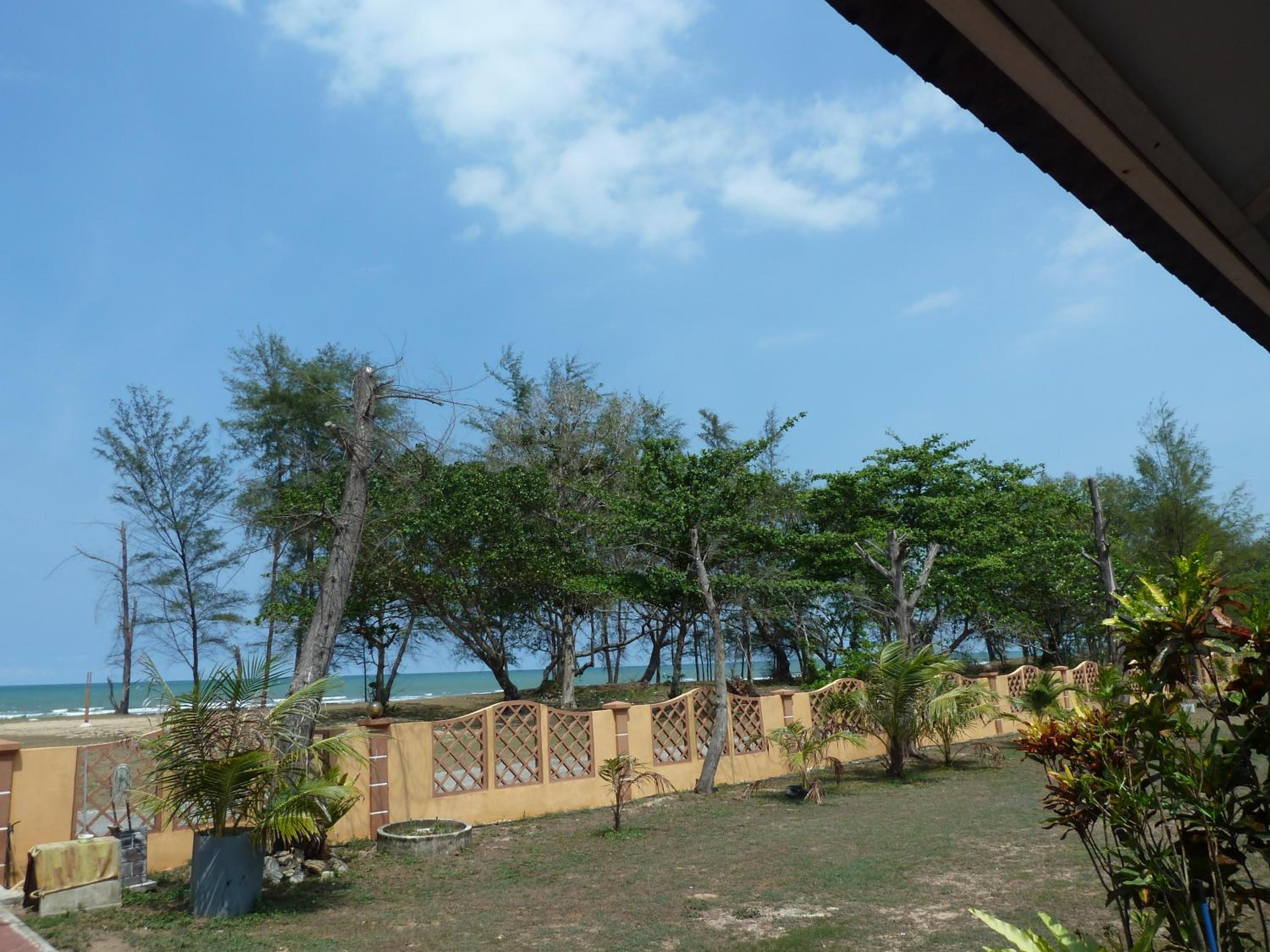 Cempaka Beach Resort photo 1