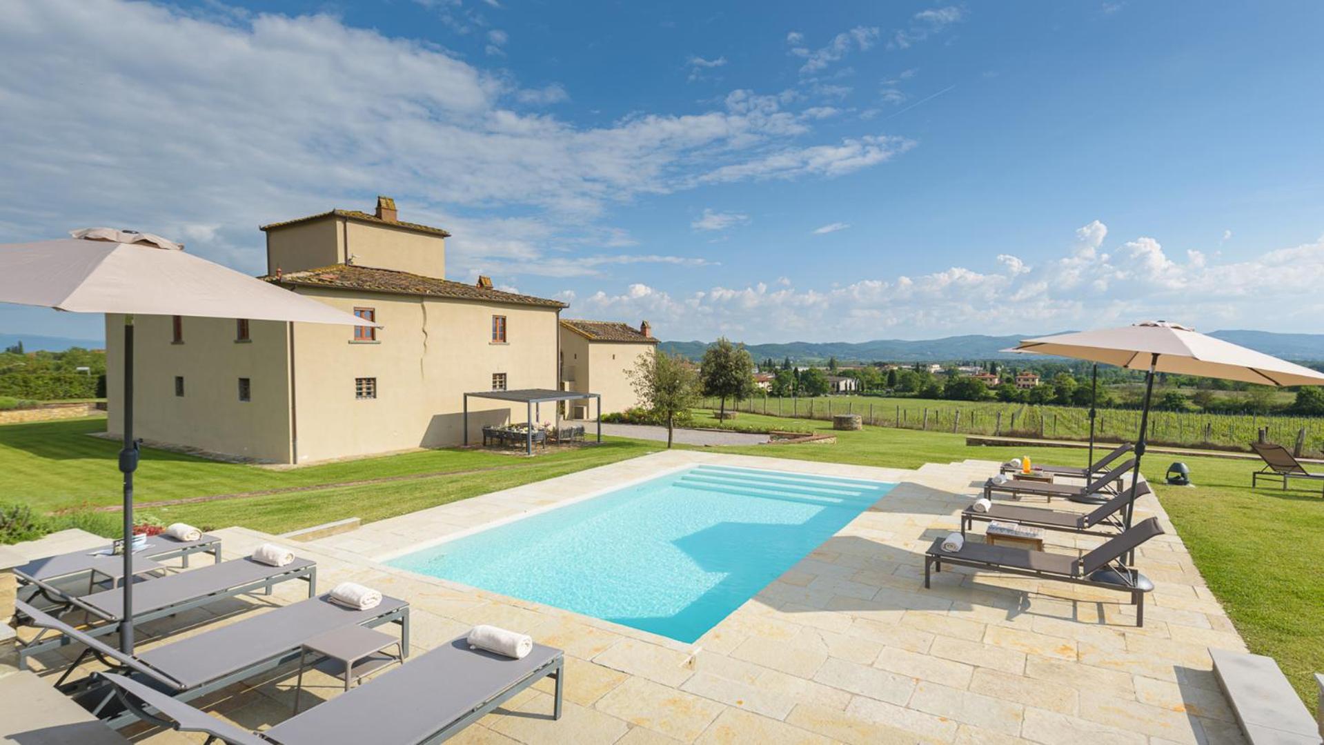 CA MAGGIORE 10&2, Emma Villas view 2