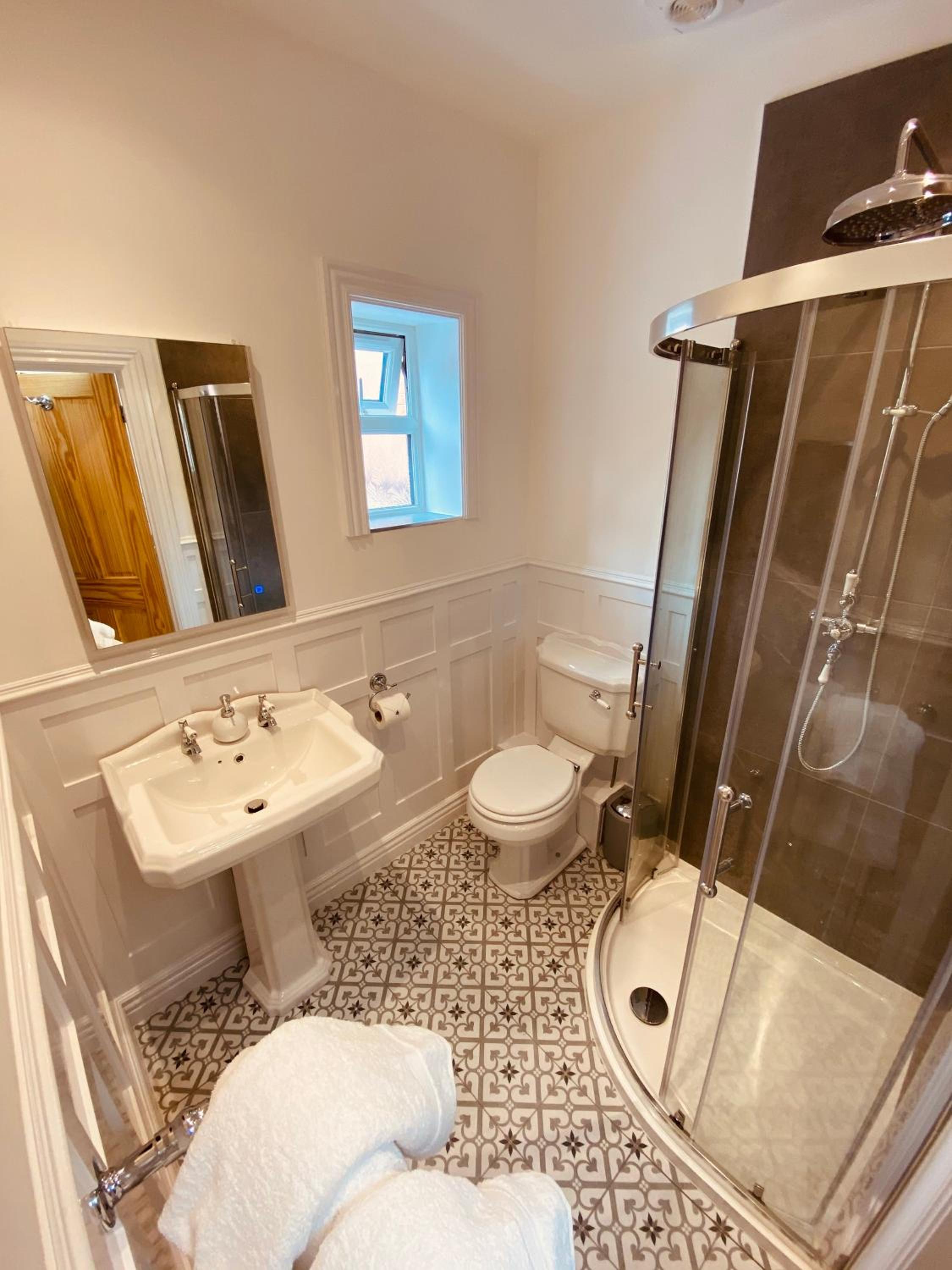 Carlton Guest suites - Weymouth view 3