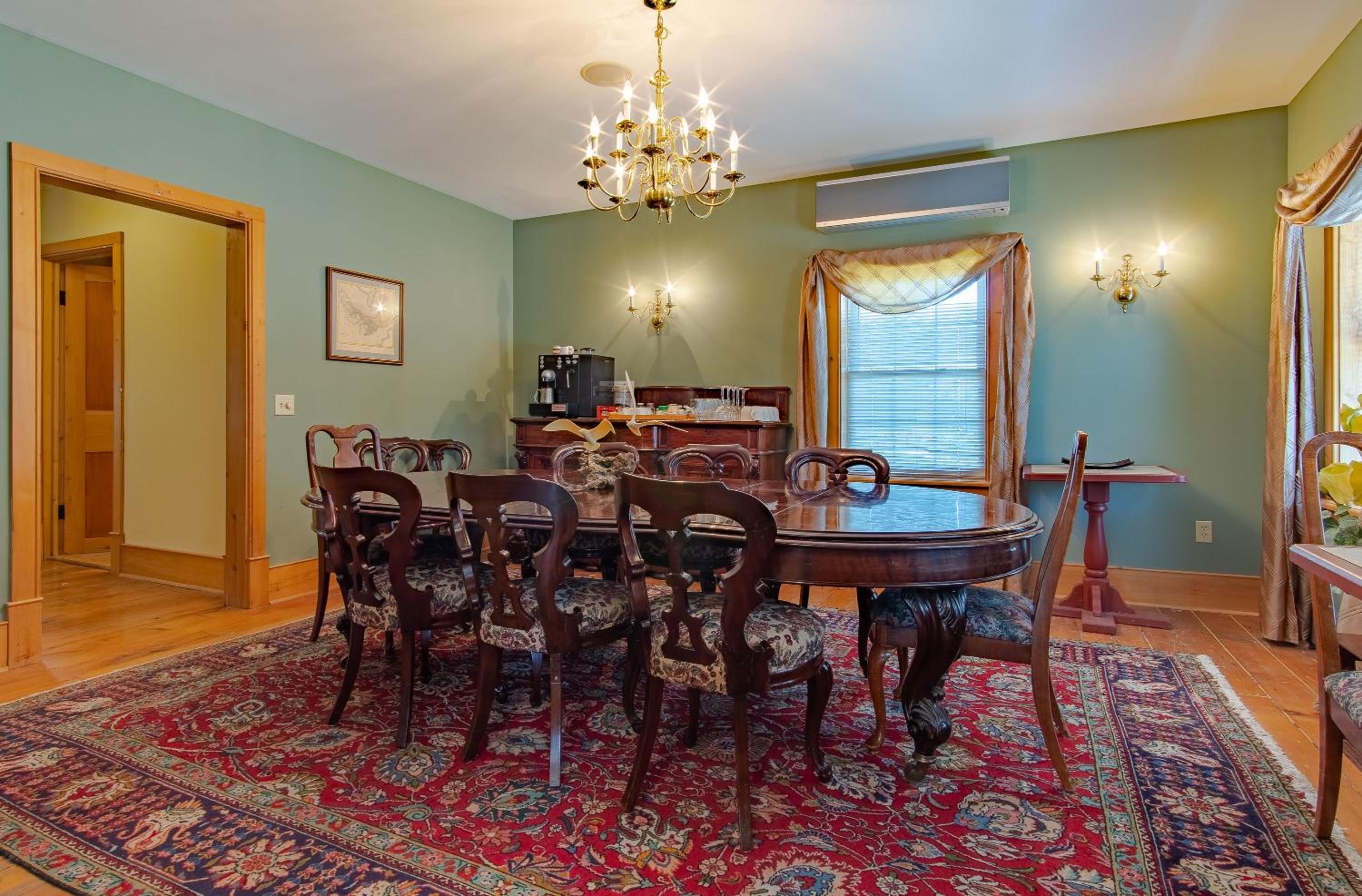 Emilyville Inn