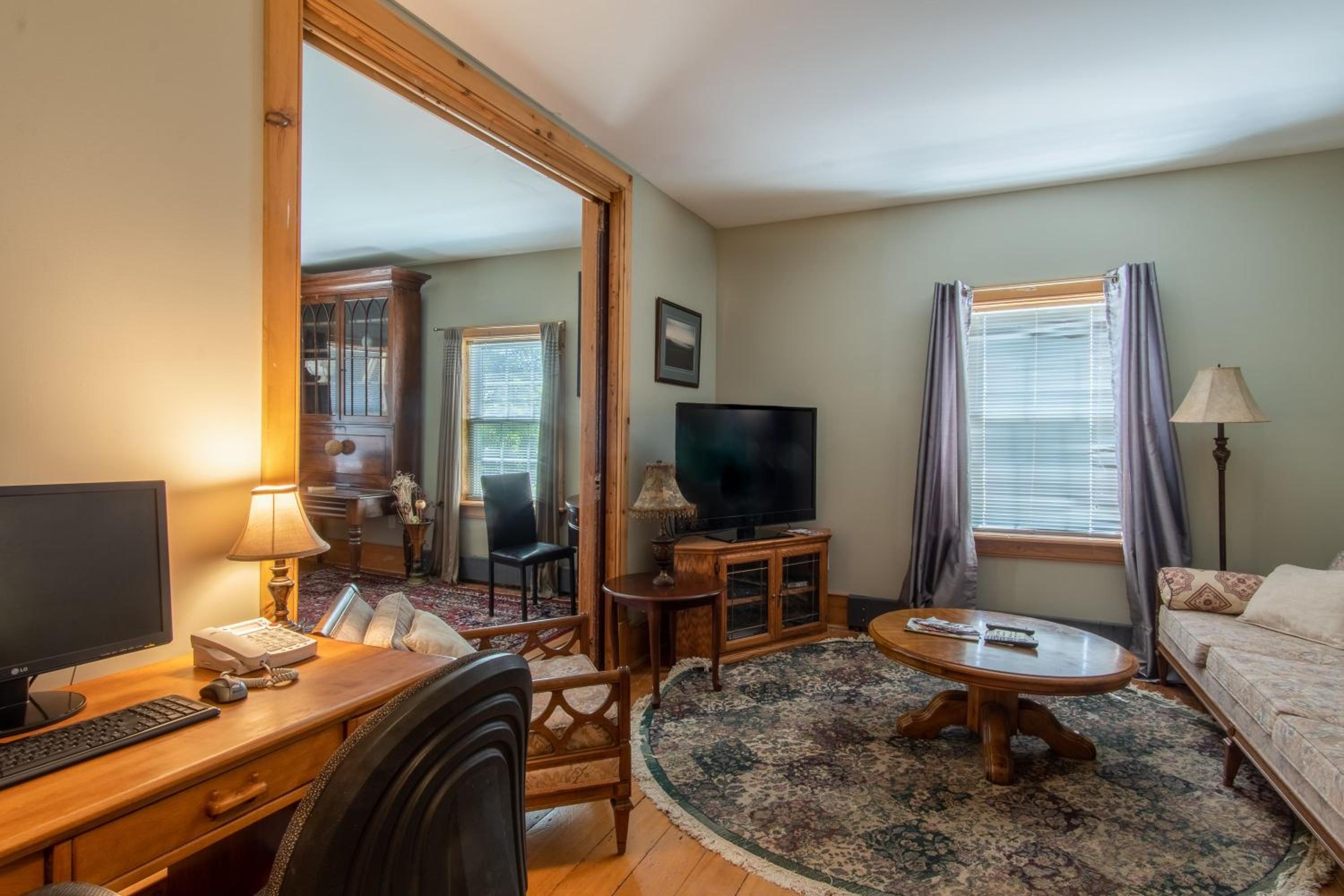 Emilyville Inn