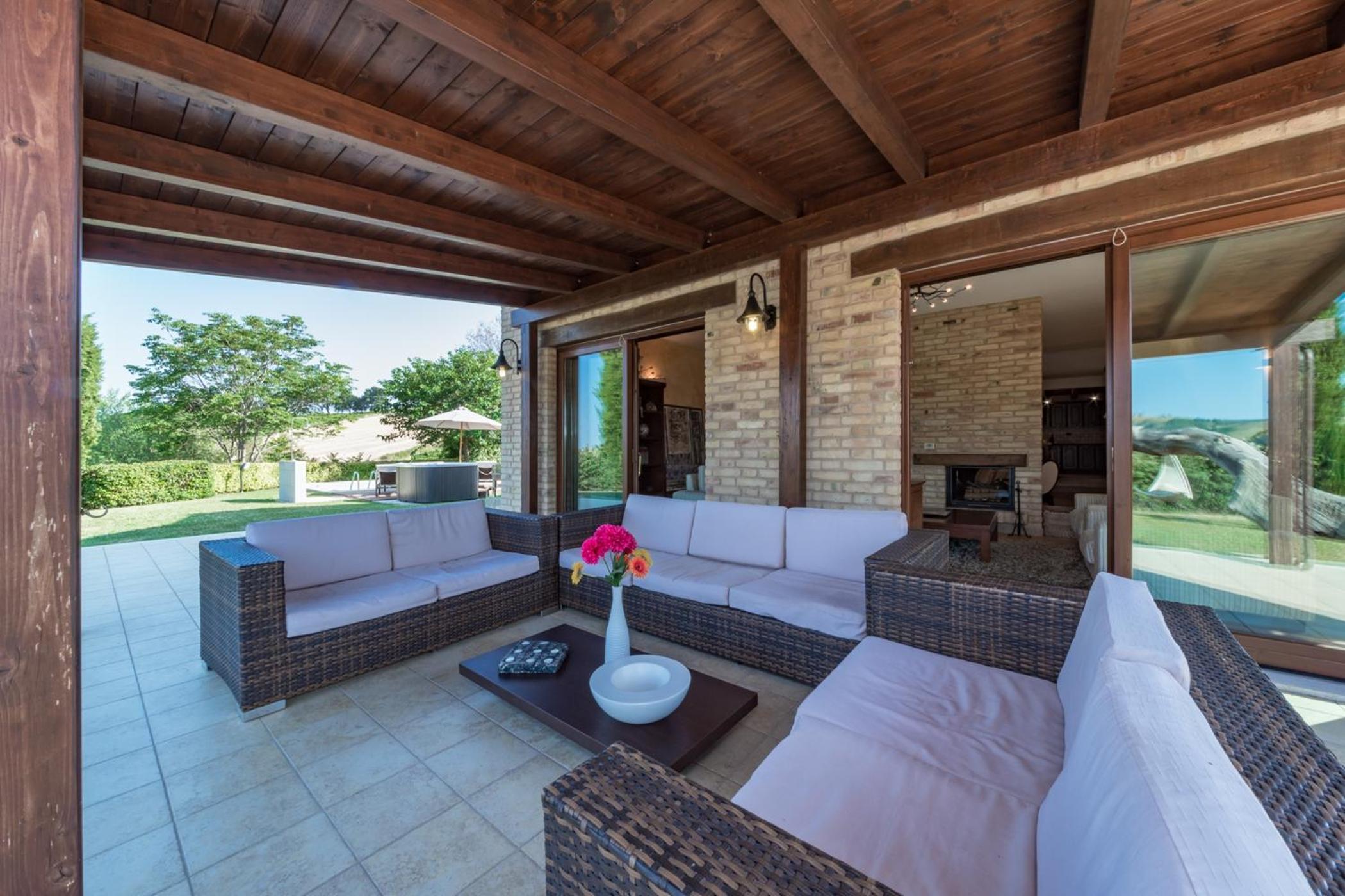 CASALE ROSY 6&2, Emma Villas view 4