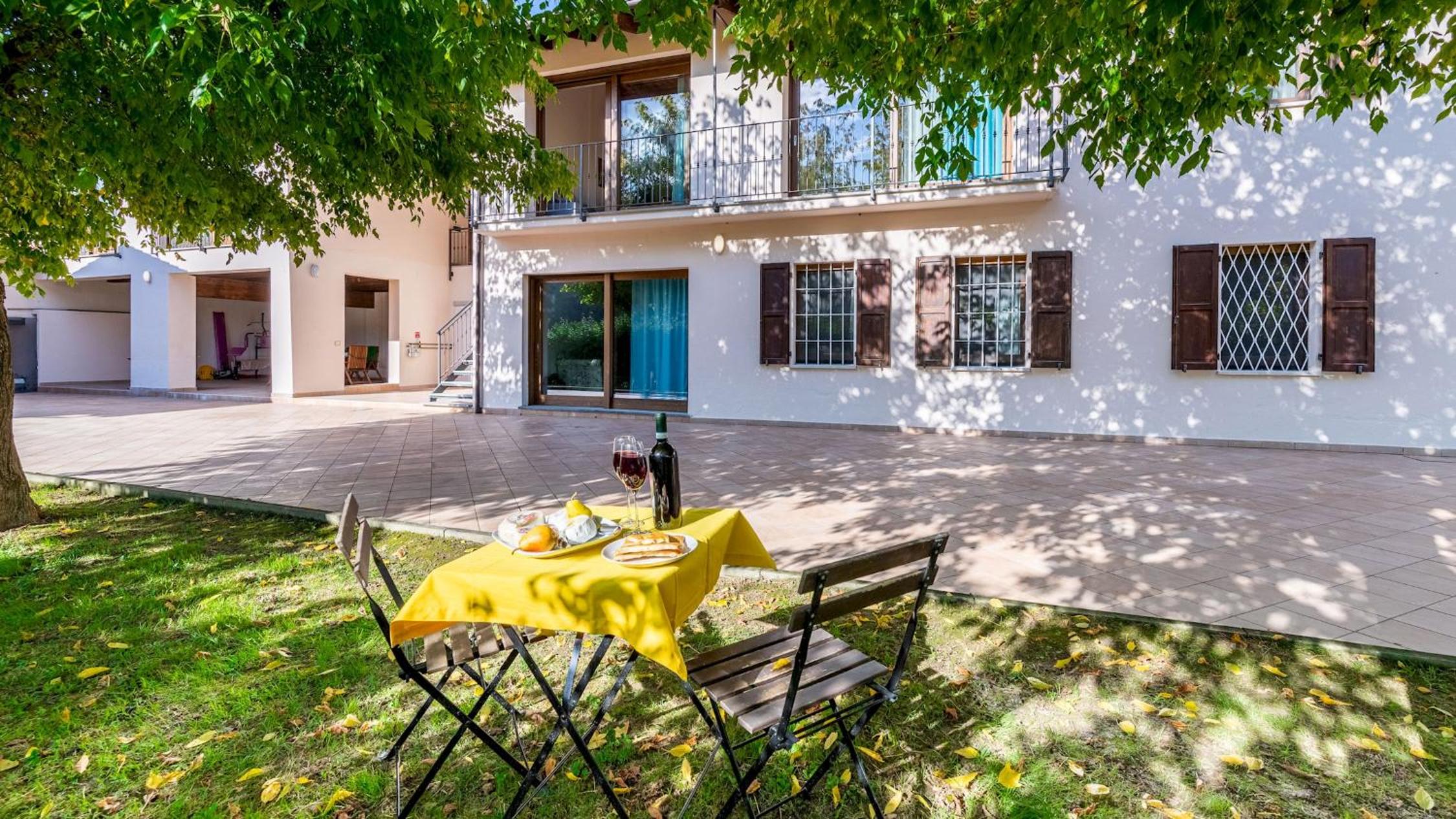 CASCINA LA VALLE 10&2, Emma Villas view 3