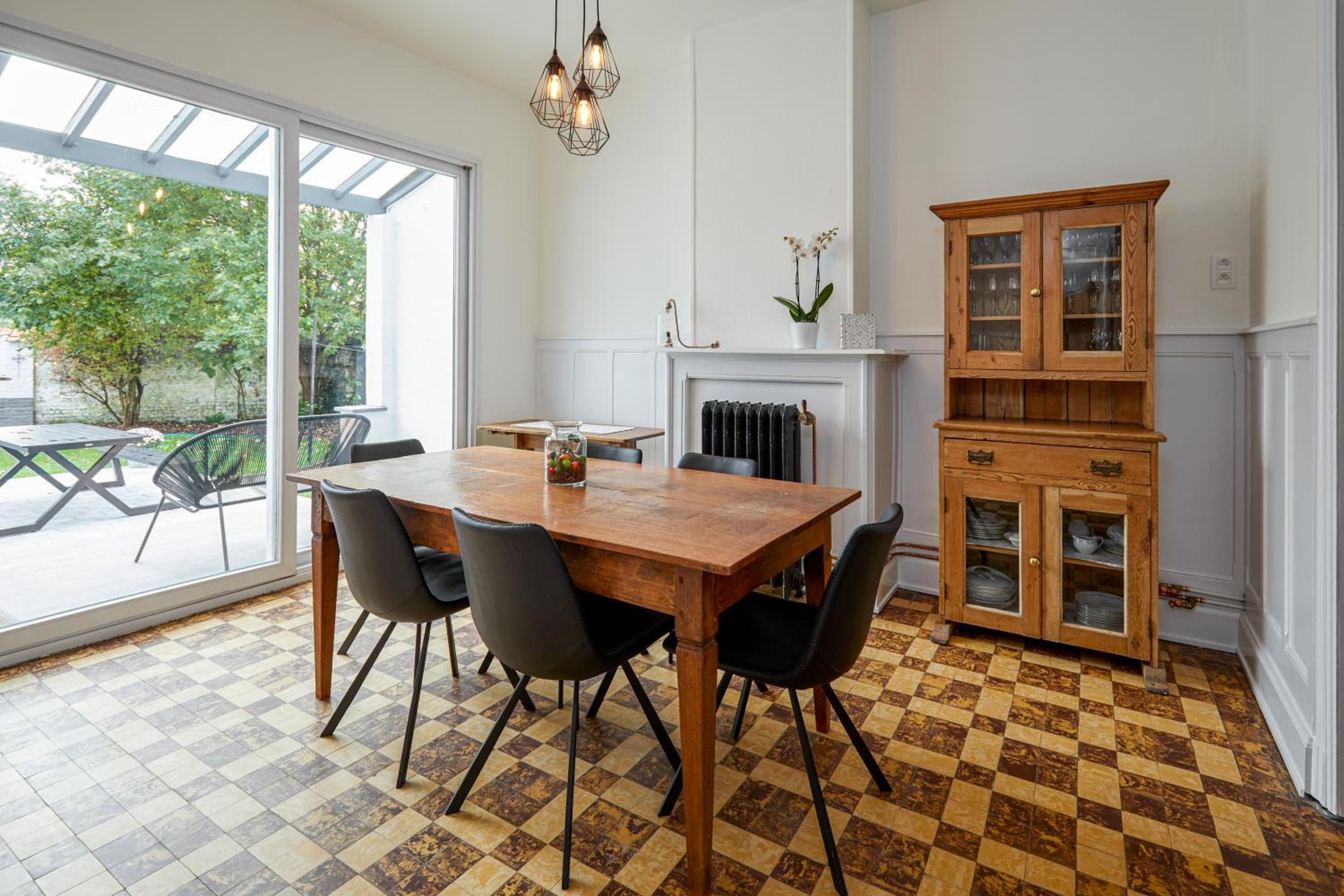Trendy, authentieke woning met groot terras en tuin
