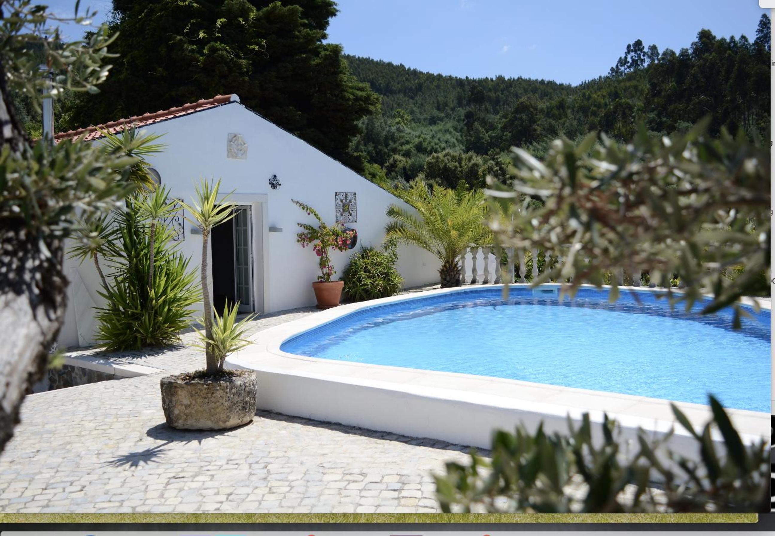 Quinta da Granja Gardener's cottage view 3