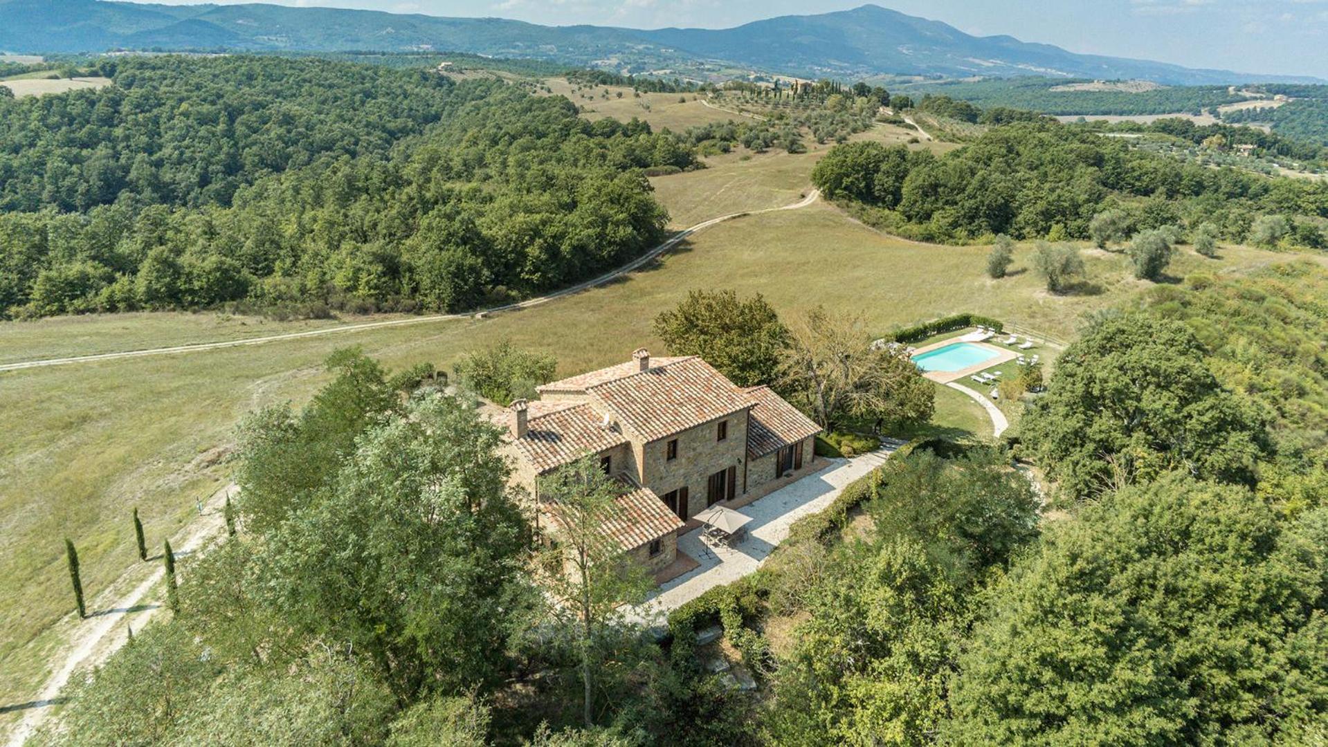 PODERE DI SALCI 10, Emma Villas