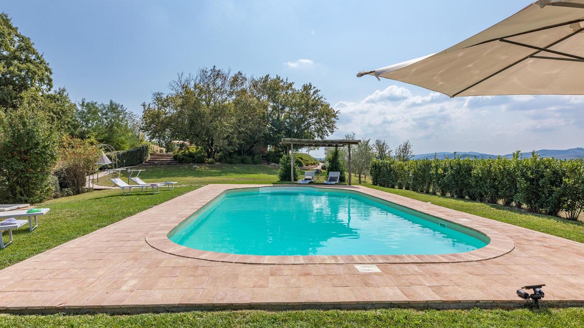 PODERE DI SALCI 10, Emma Villas