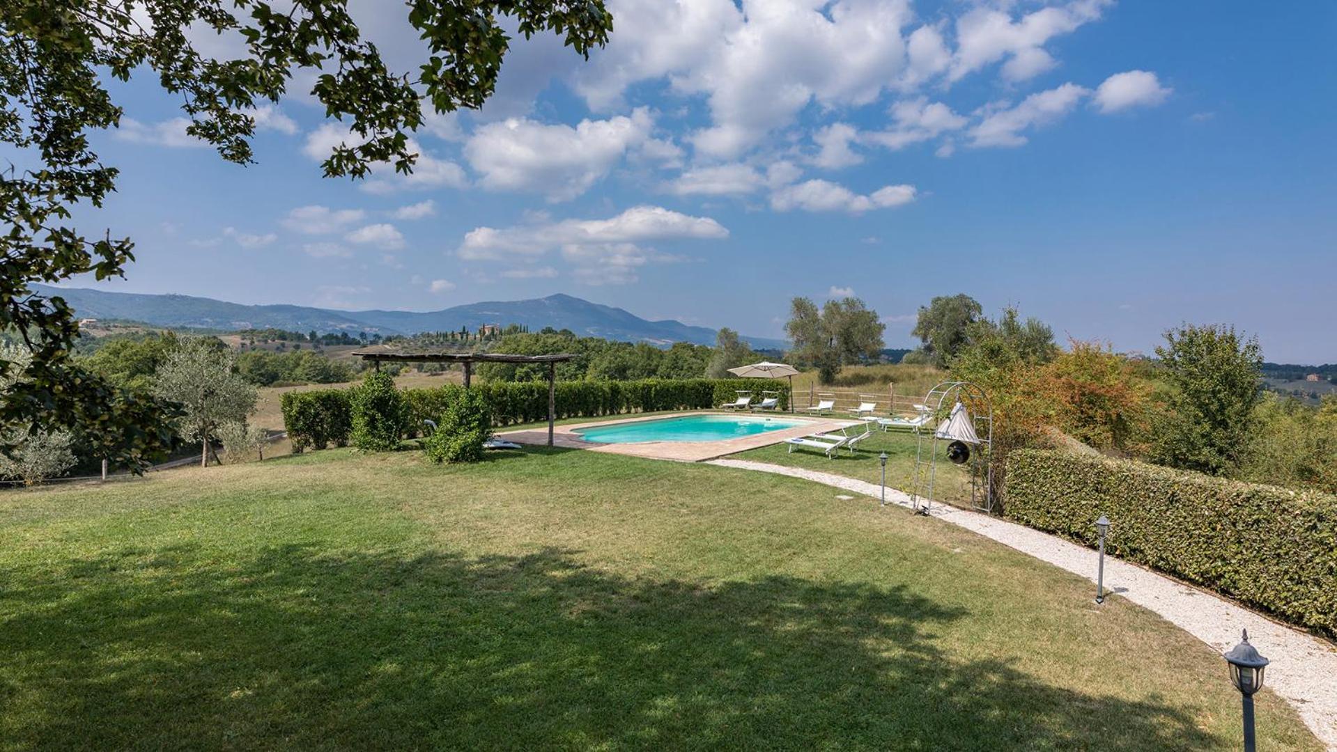 PODERE DI SALCI 10, Emma Villas