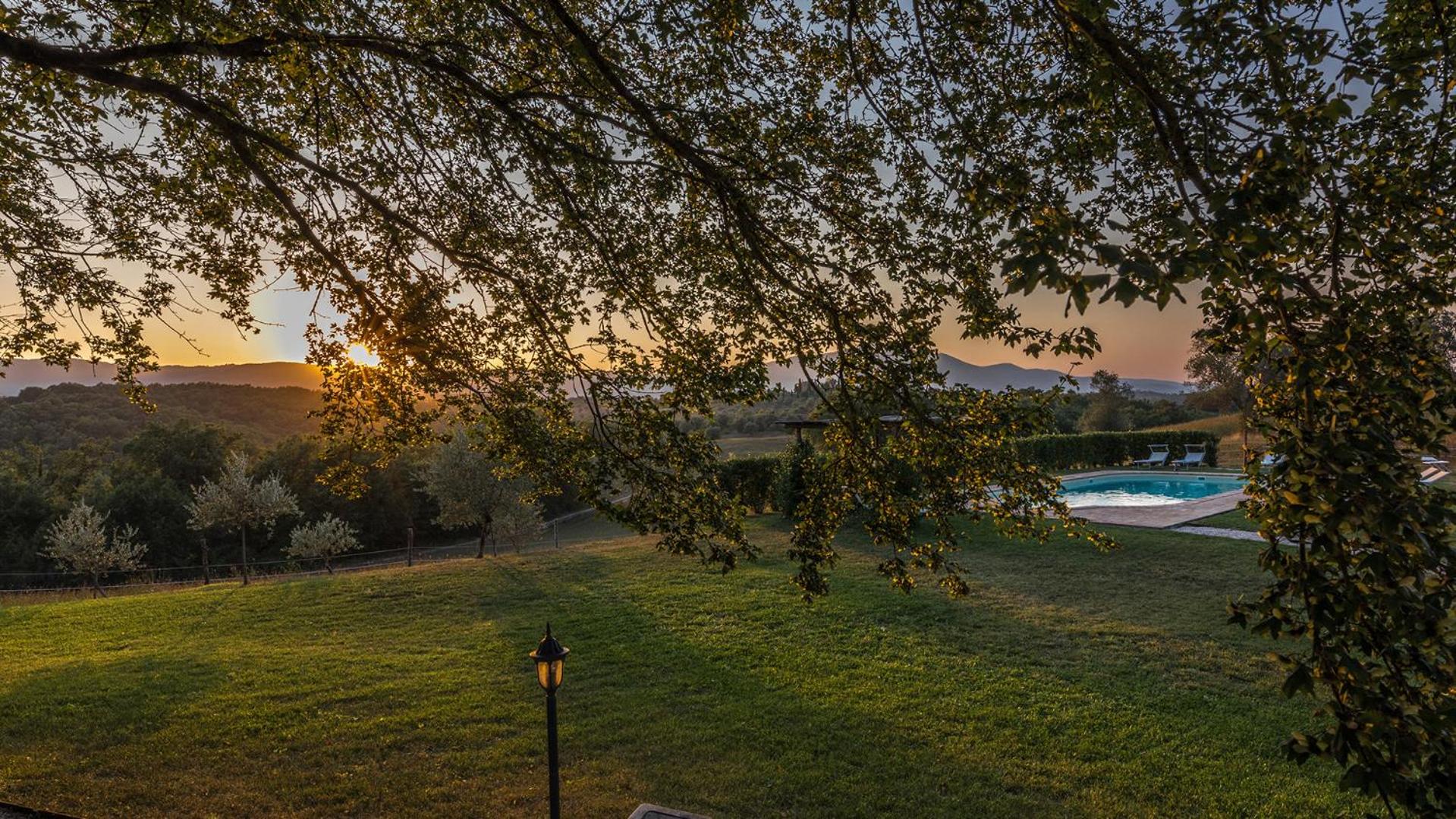 PODERE DI SALCI 10, Emma Villas
