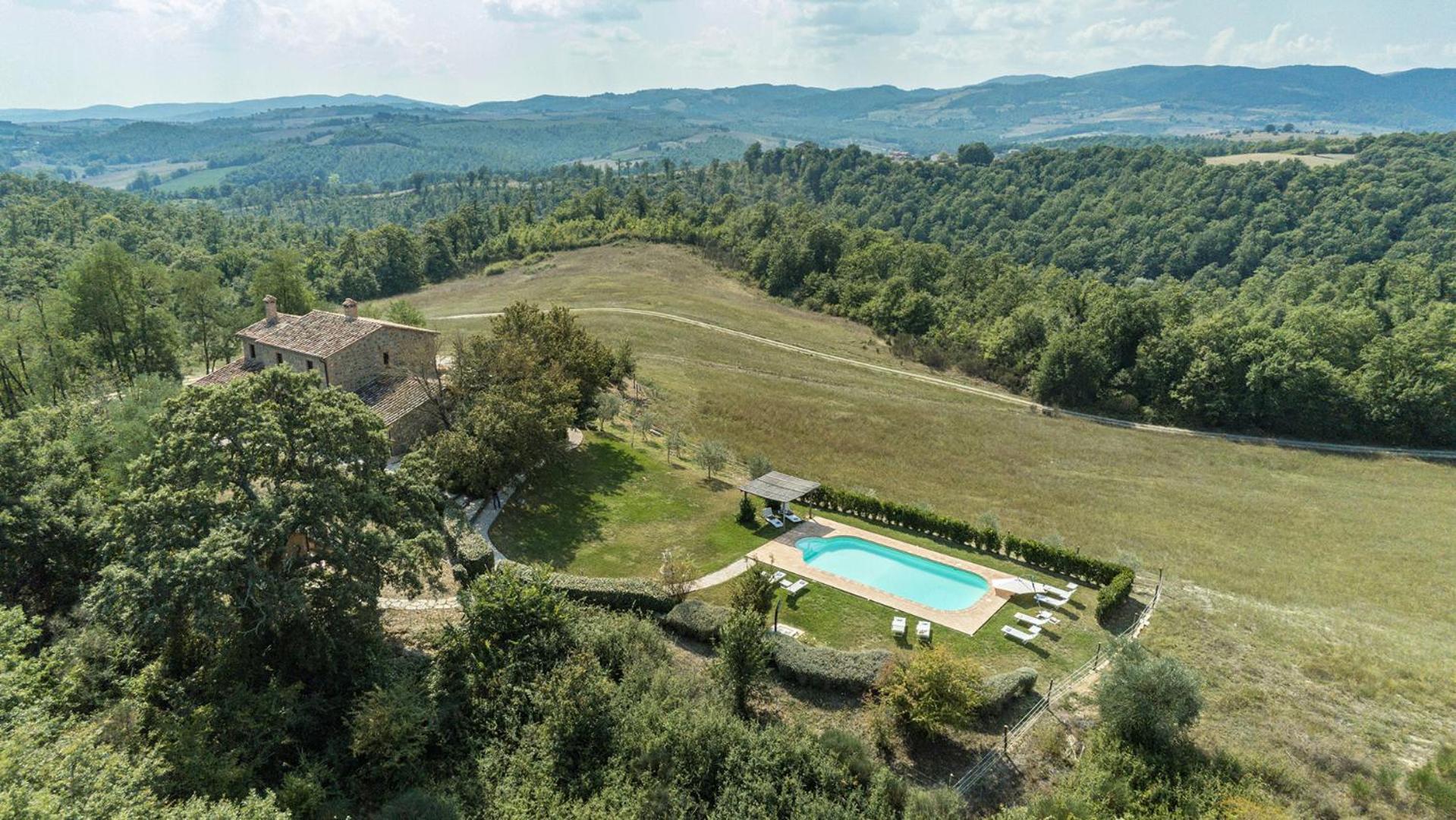 PODERE DI SALCI 10, Emma Villas