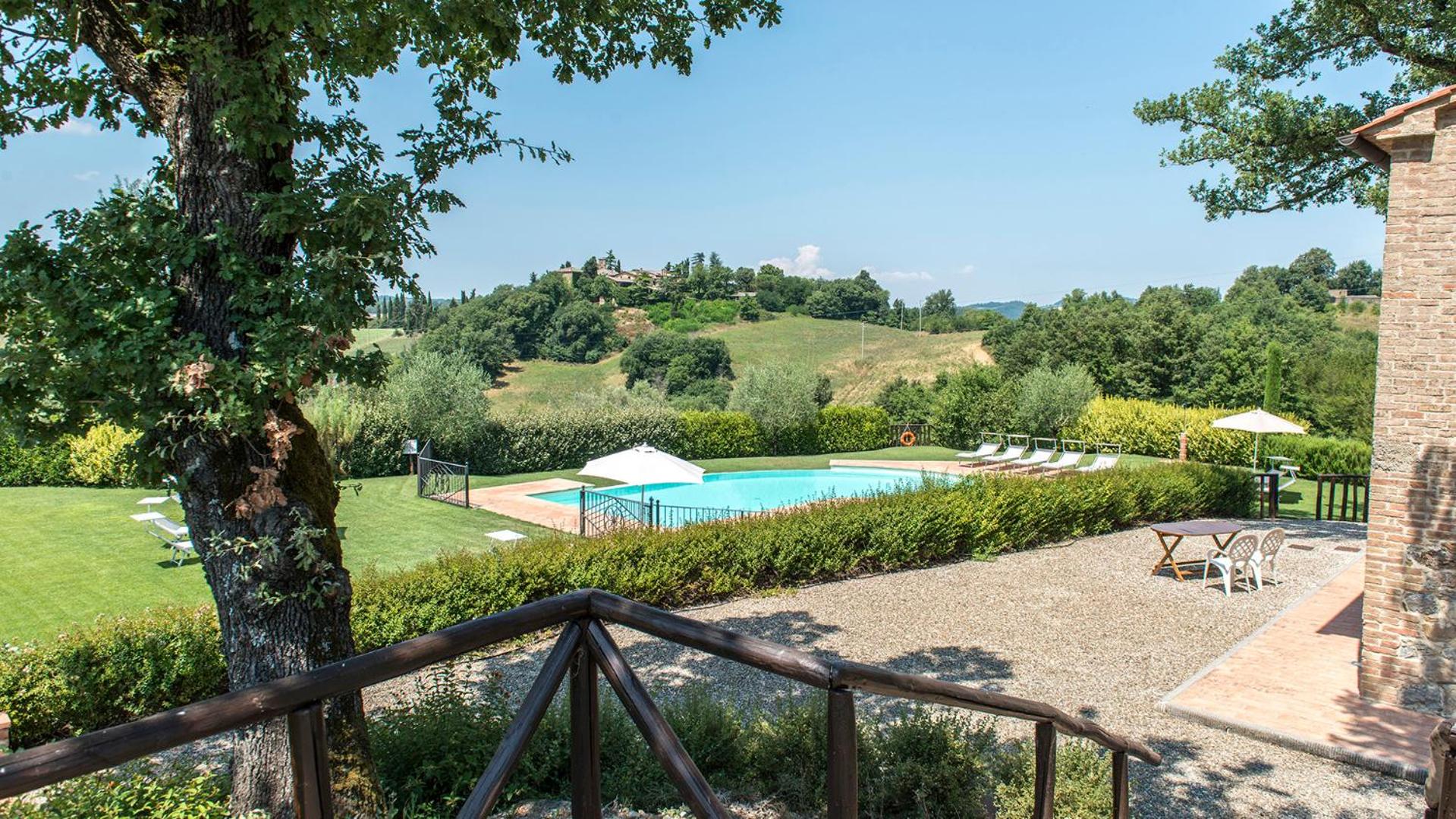 Podere Sant'Eugenio 14, Emma Villas