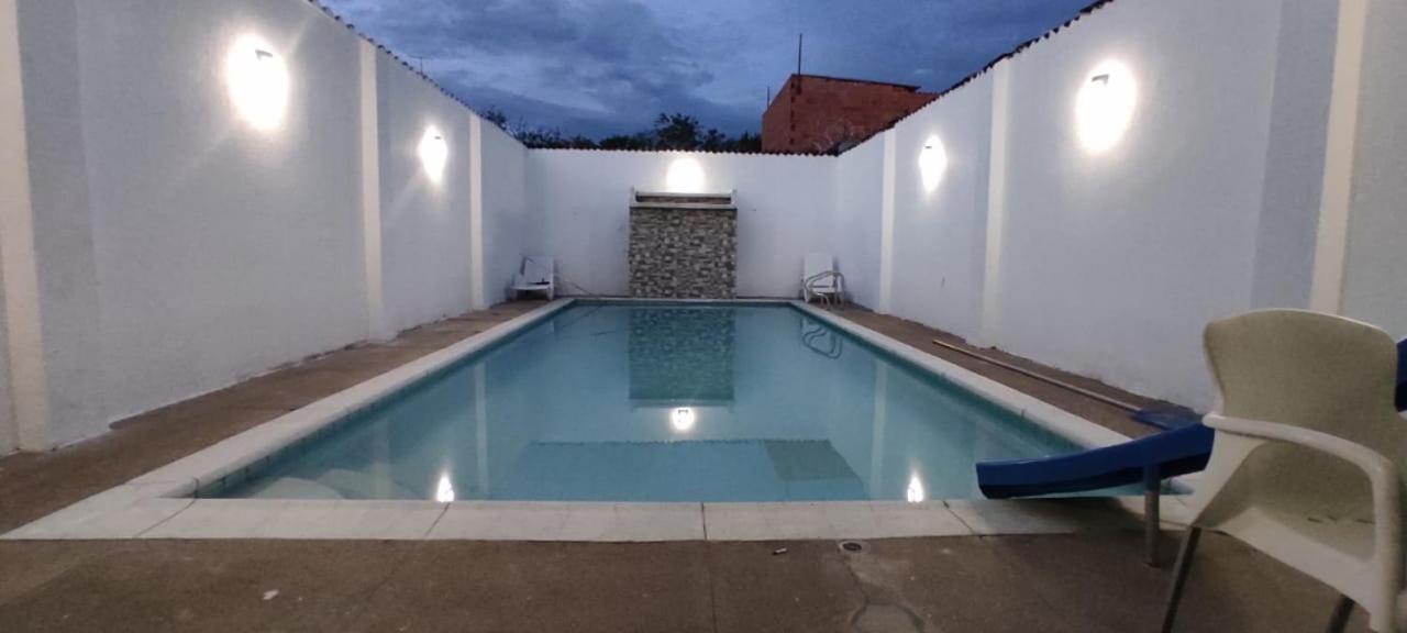 Casa con piscina privada Girardot