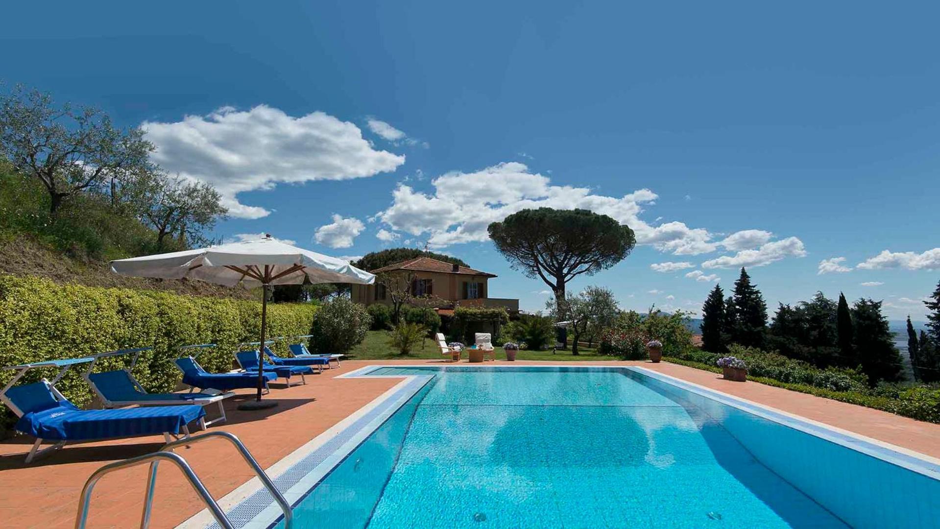 VILLA AI VENTI 8, Emma Villas view 2