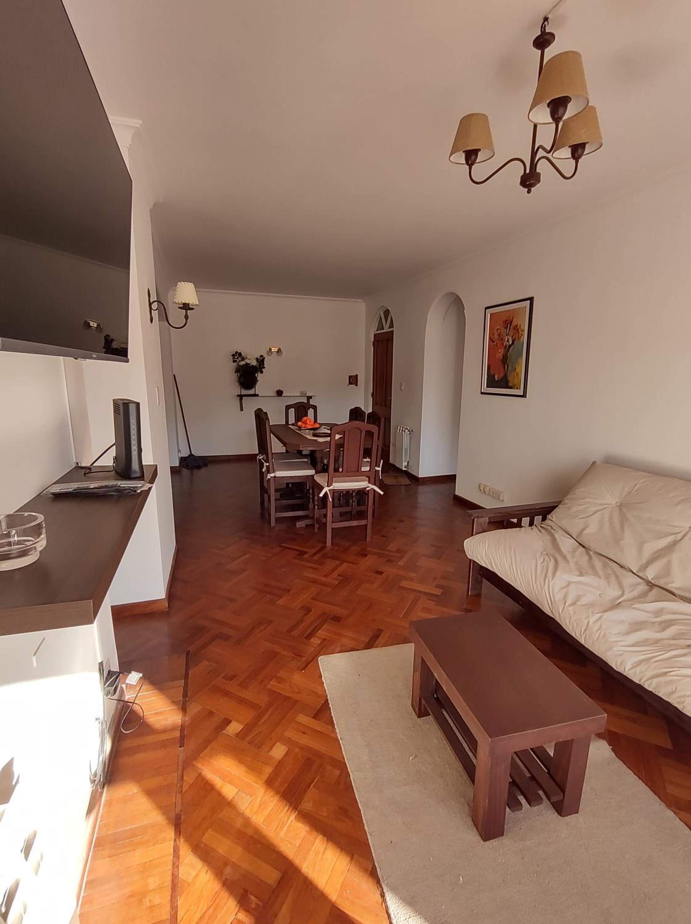 DEPARTAMENTO EN MICROCENTRO CON COCHERA
