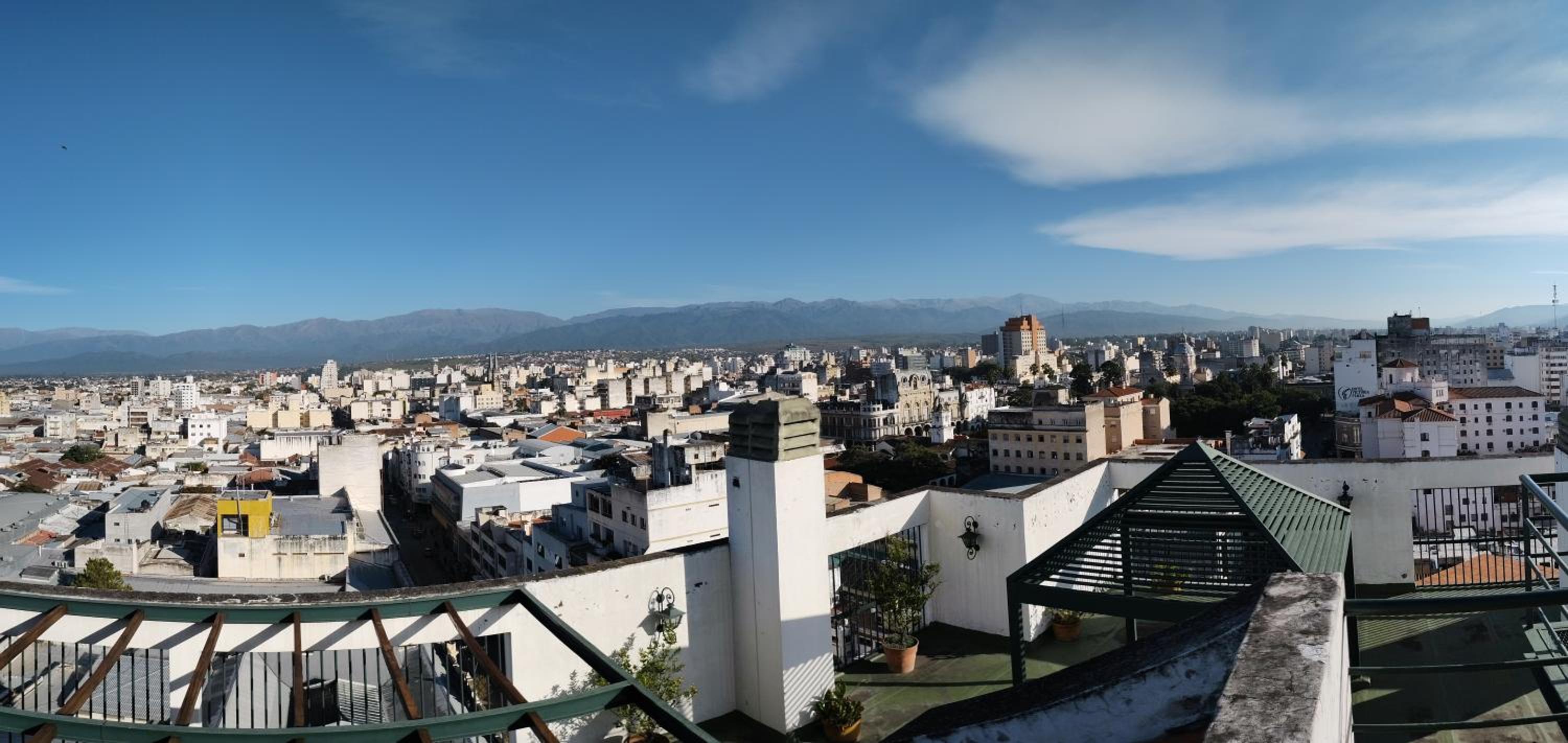 DEPARTAMENTO EN MICROCENTRO CON COCHERA