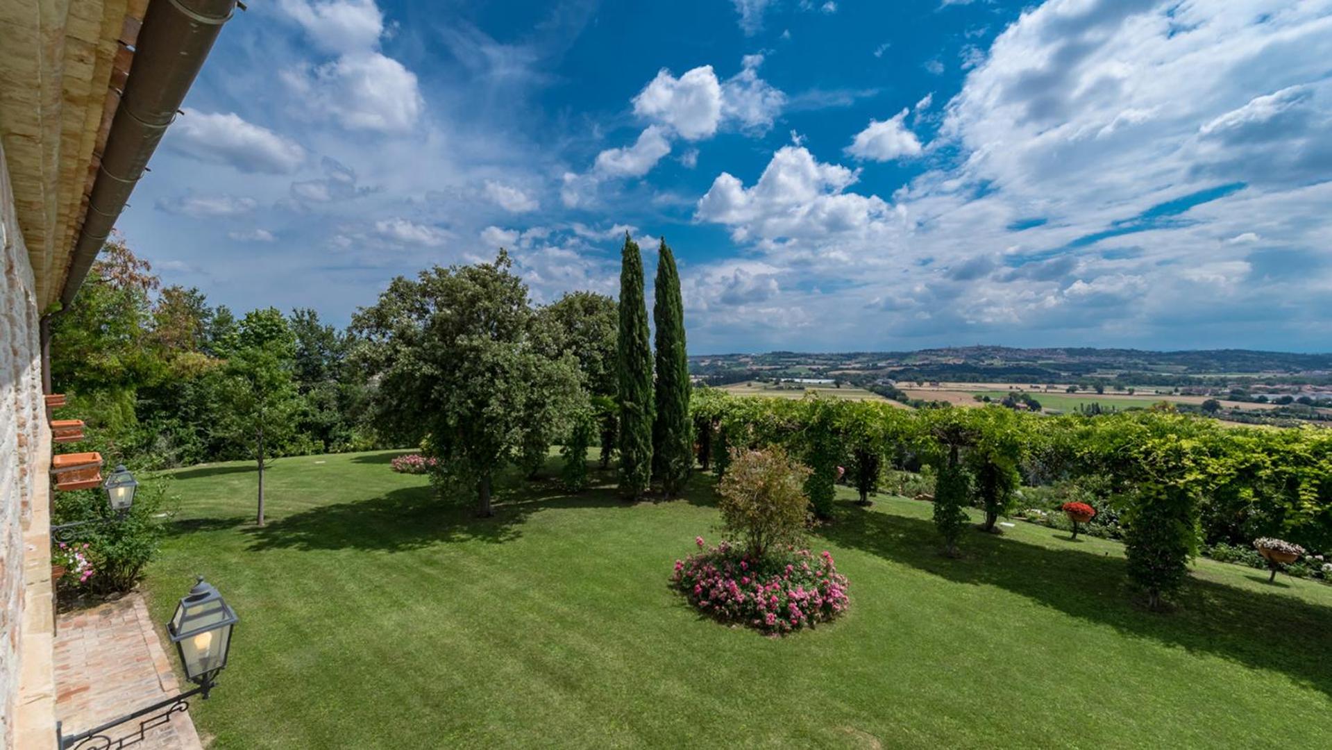 VILLA AMBRAH 12&1, Emma Villas